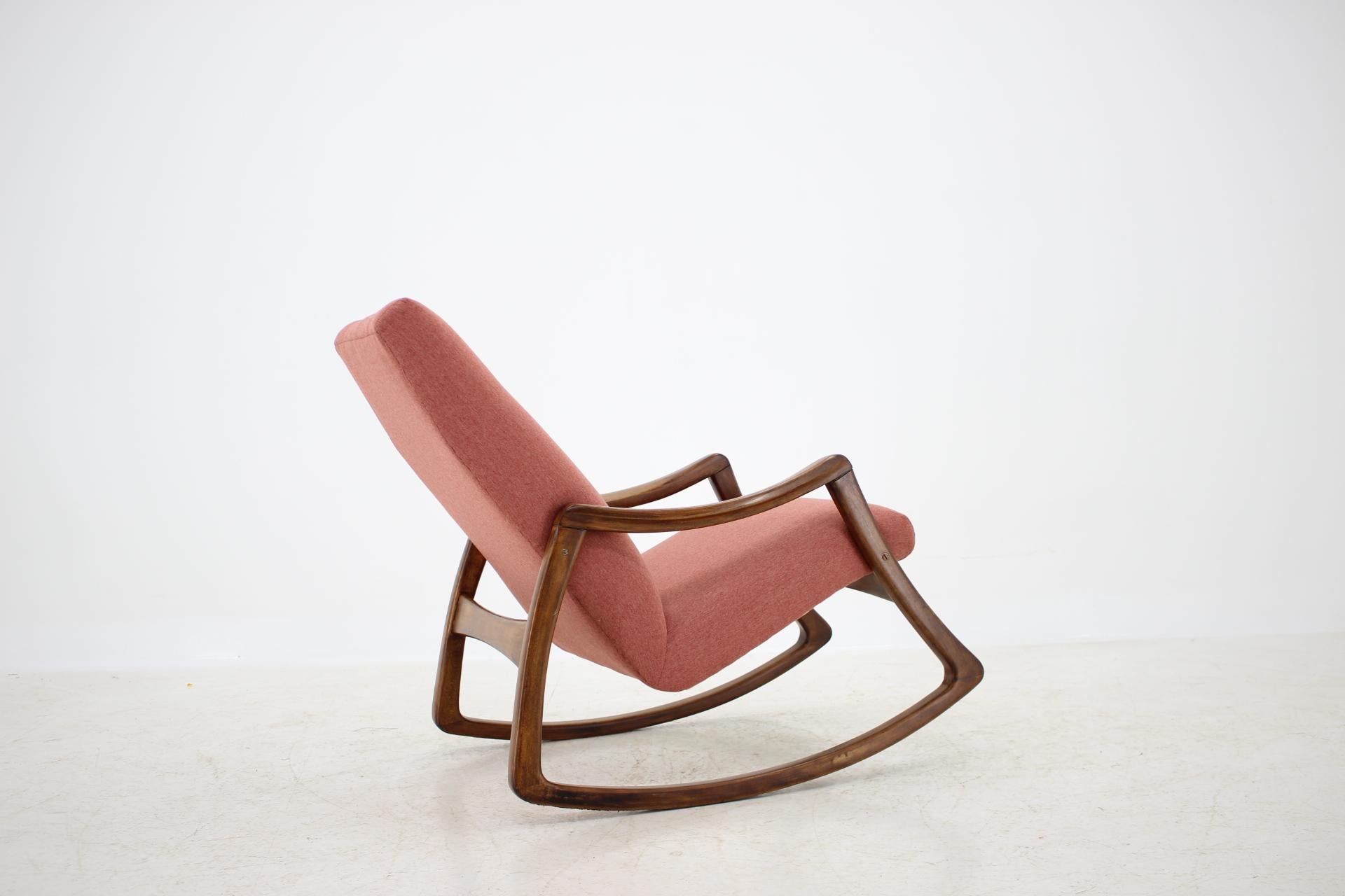 1960s Thon Rocking Chair, Czechoslovakia In Good Condition In Praha, CZ