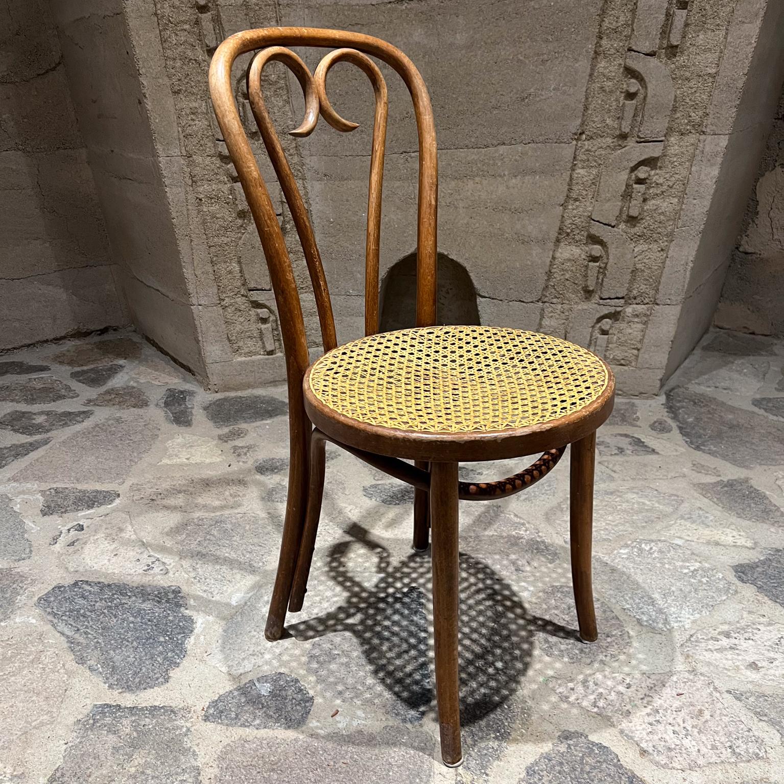 1960s Thonet A16 Sweetheart Chair Bentwood Cane In Good Condition For Sale In Chula Vista, CA