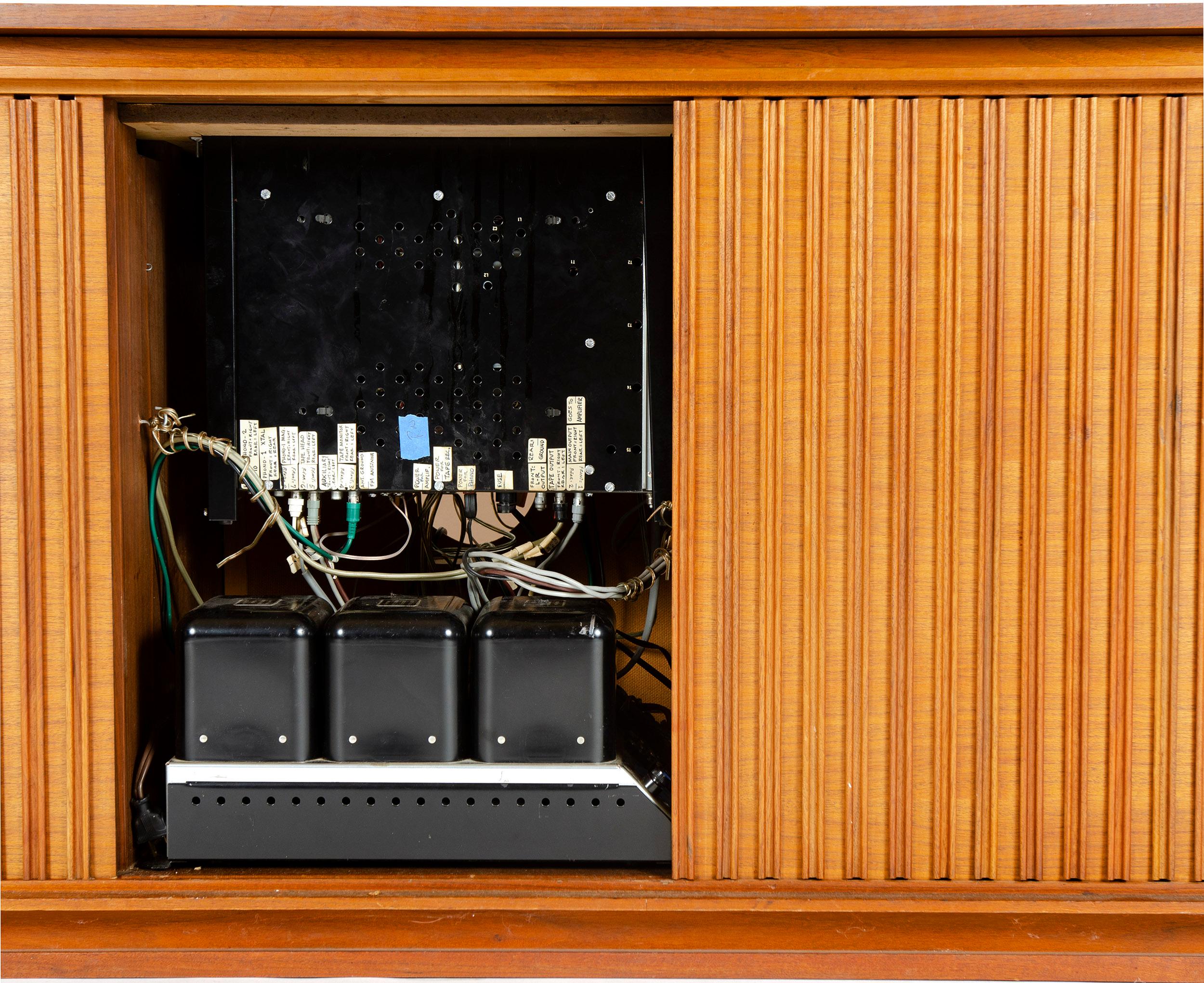 barzilay stereo console