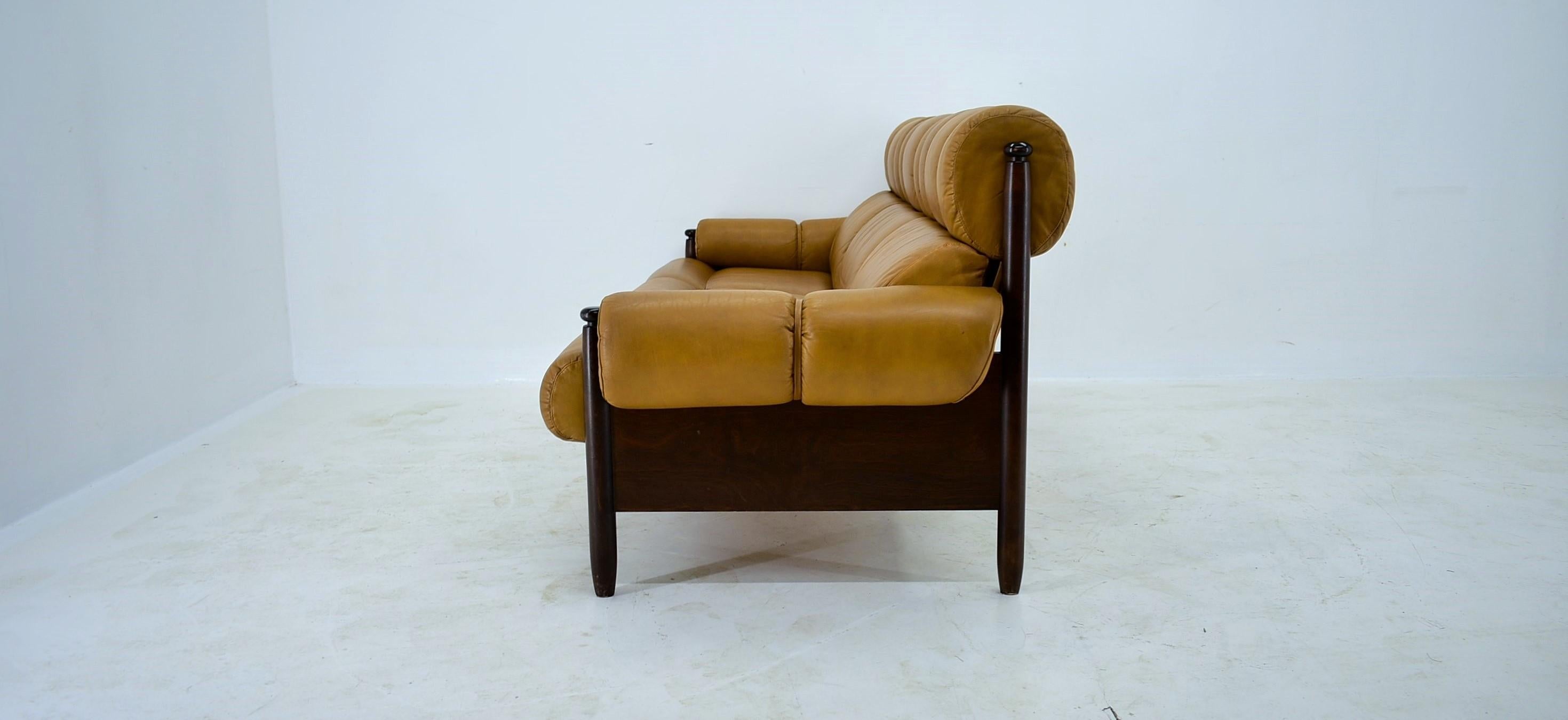 1960s Three-Seat Leather Sofa, Czechoslovakia For Sale 9