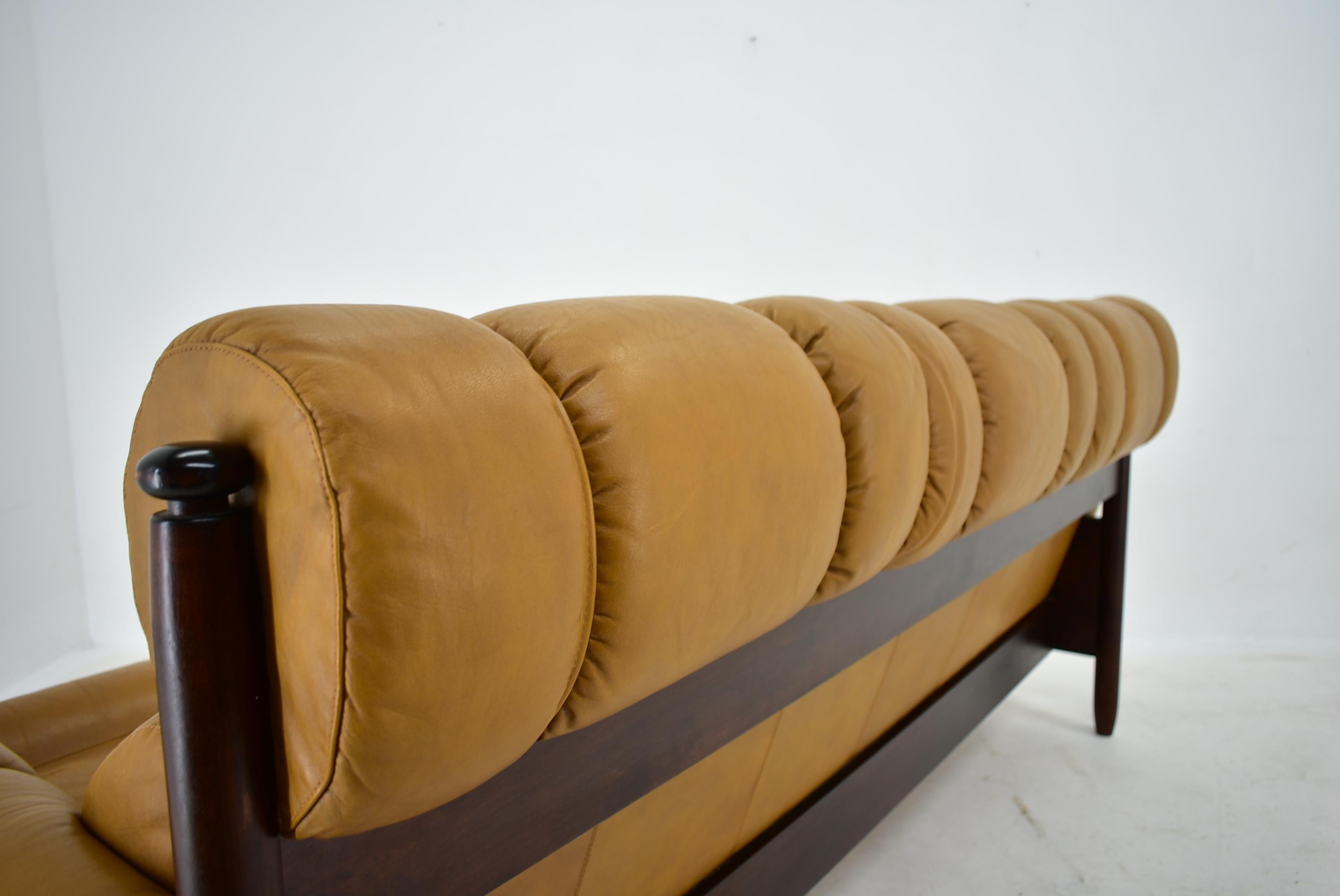 1960s Three-Seat Leather Sofa, Czechoslovakia For Sale 12