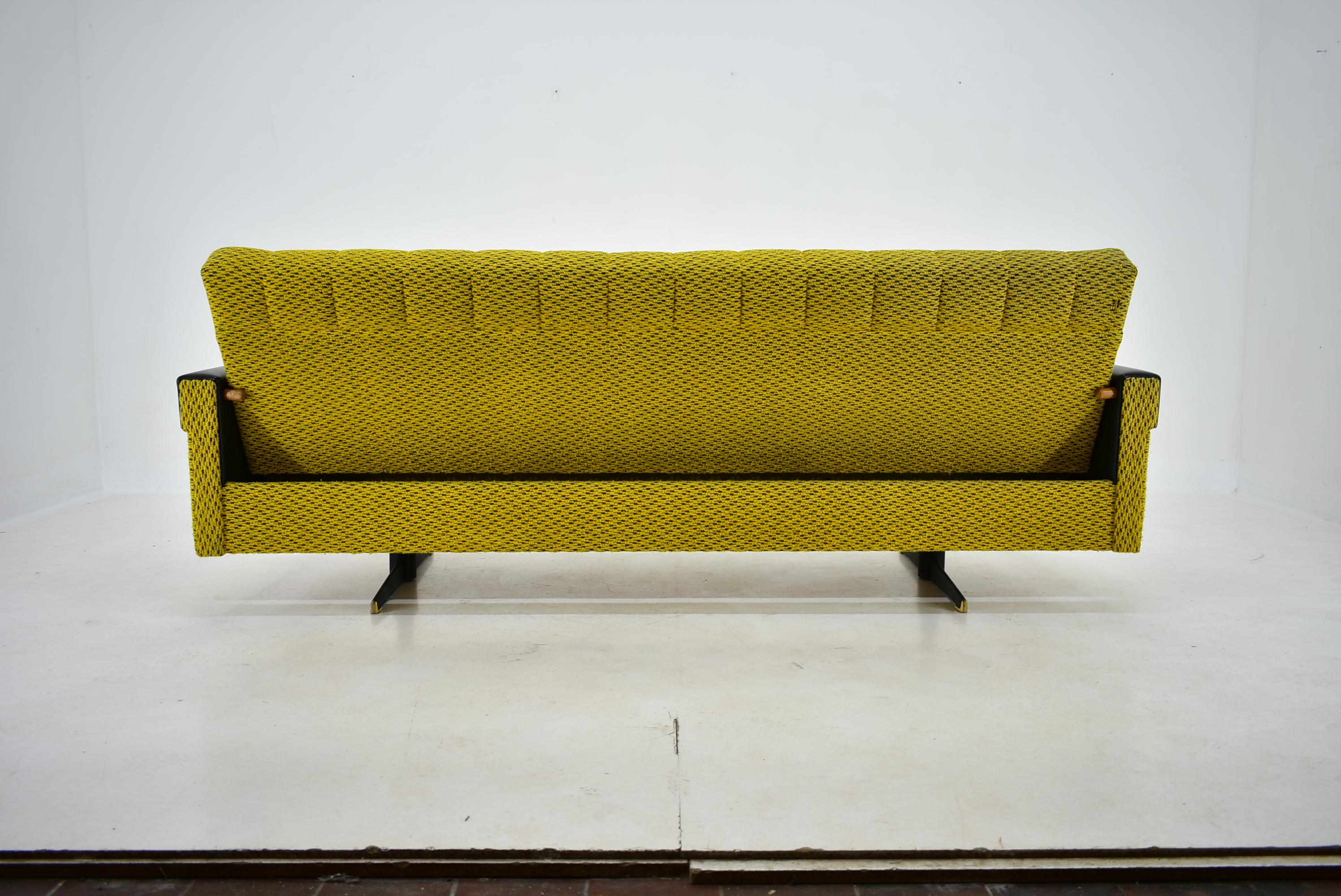 1960s , Three Seater Sofa/Daybed in Original Upholstery, Czech 1