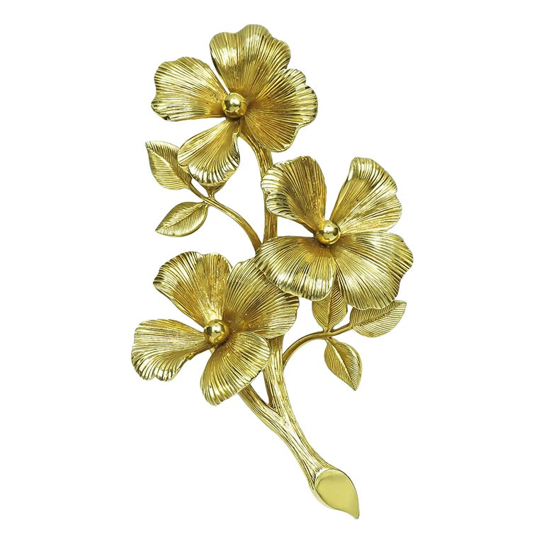 1960s Tiffany and Co Gold Flower Pin For Sale at 1stDibs