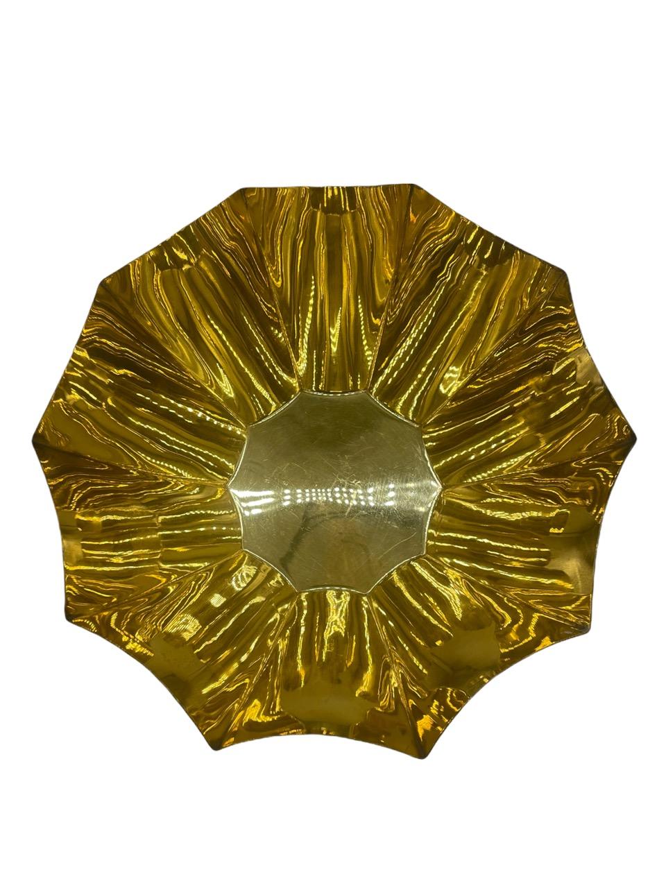 1960er Jahre Tiffany & Co. Gold Vermeil-Schale „Gilt“ aus Sterlingsilber mit Wellenschliff im Zustand „Relativ gut“ im Angebot in North Miami, FL
