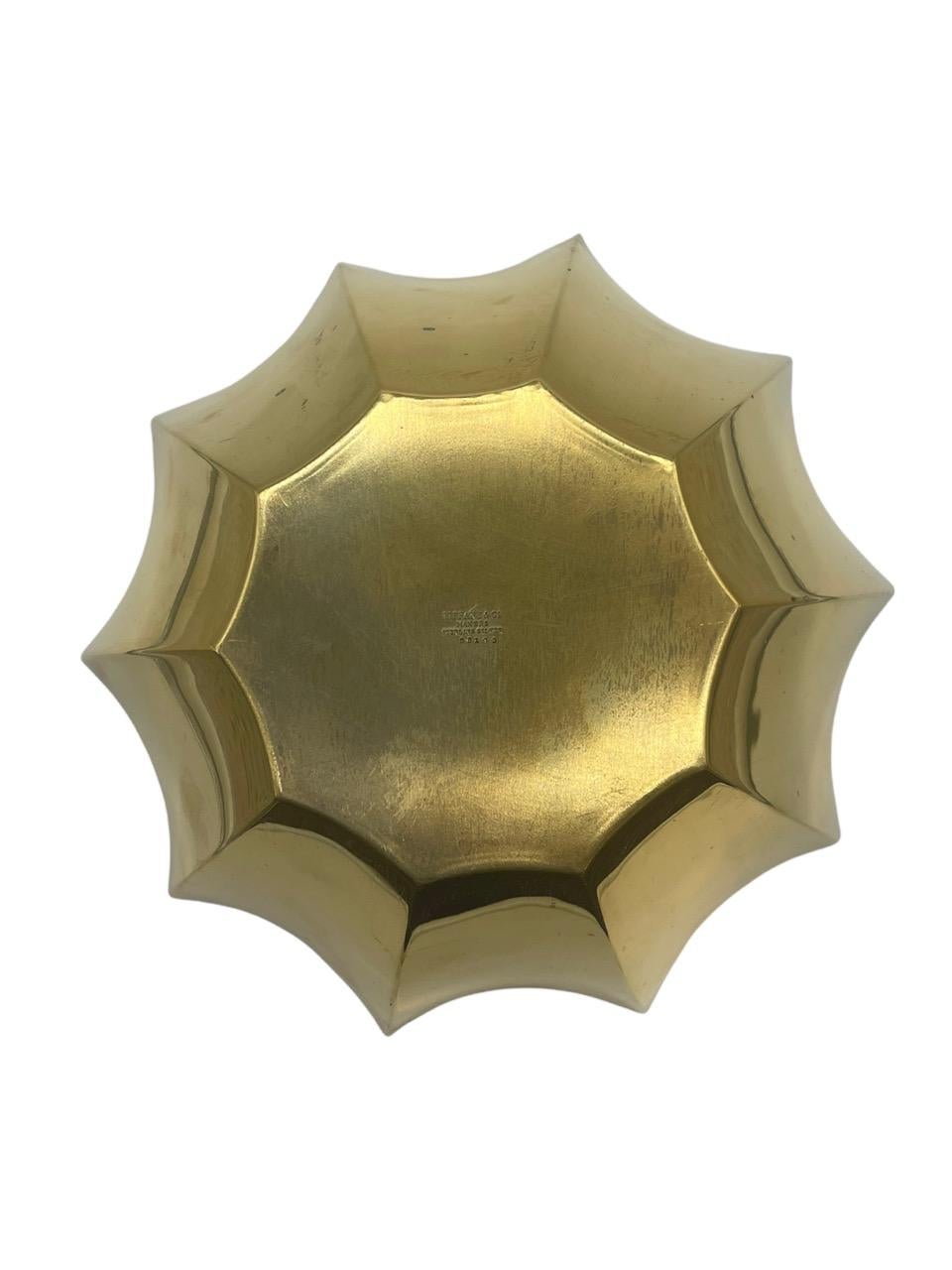 1960er Jahre Tiffany & Co. Gold Vermeil-Schale „Gilt“ aus Sterlingsilber mit Wellenschliff im Angebot 1