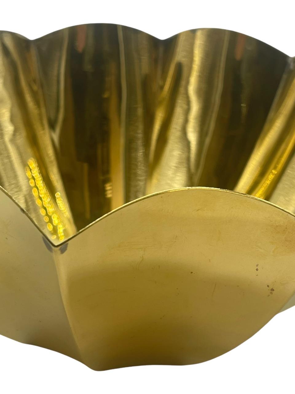 1960er Jahre Tiffany & Co. Gold Vermeil-Schale „Gilt“ aus Sterlingsilber mit Wellenschliff im Angebot 3