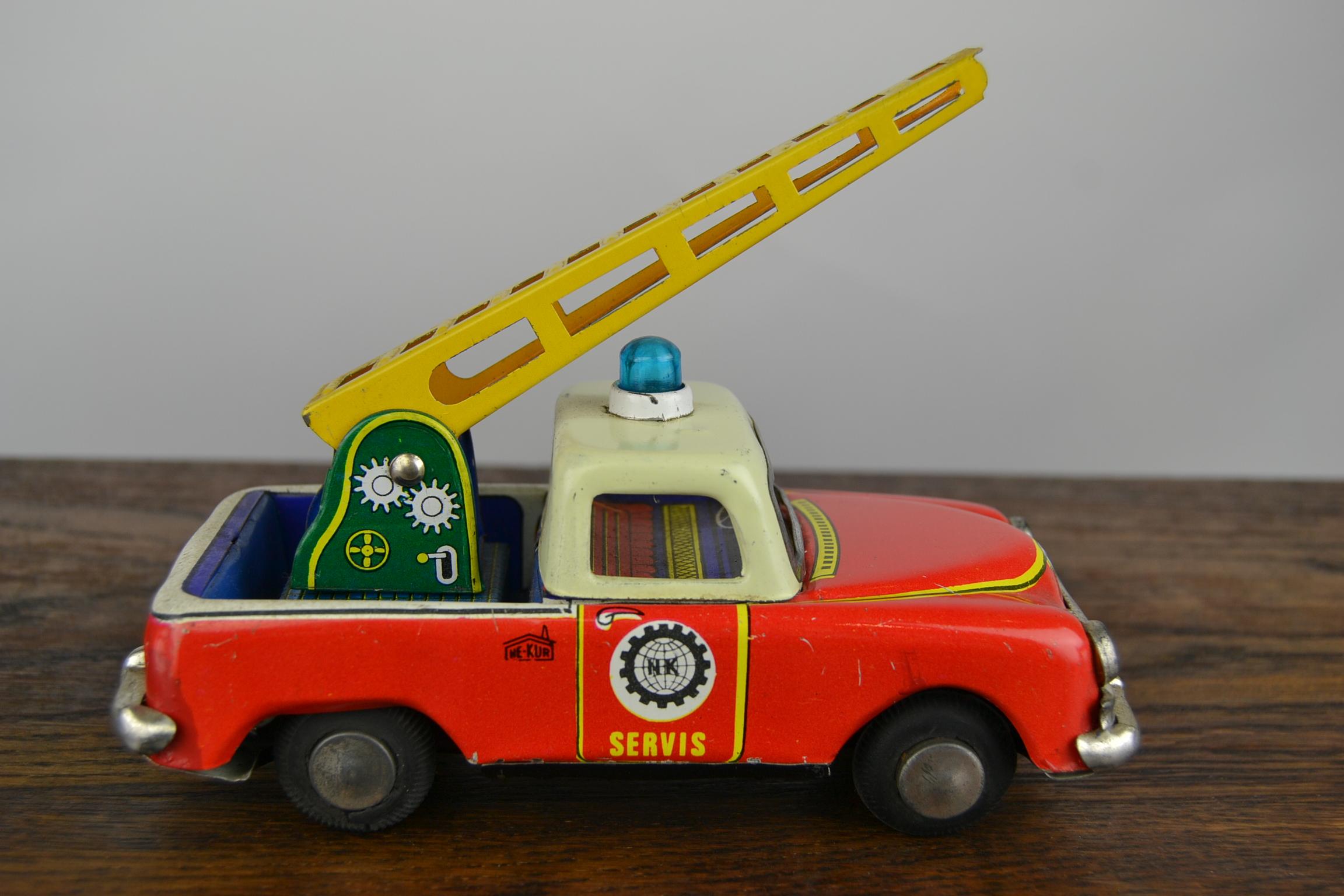 1960s Tin Toy Servis Pick Up truck with ladder by Nekur,  Ne-Kur , Türkei  im Angebot 5