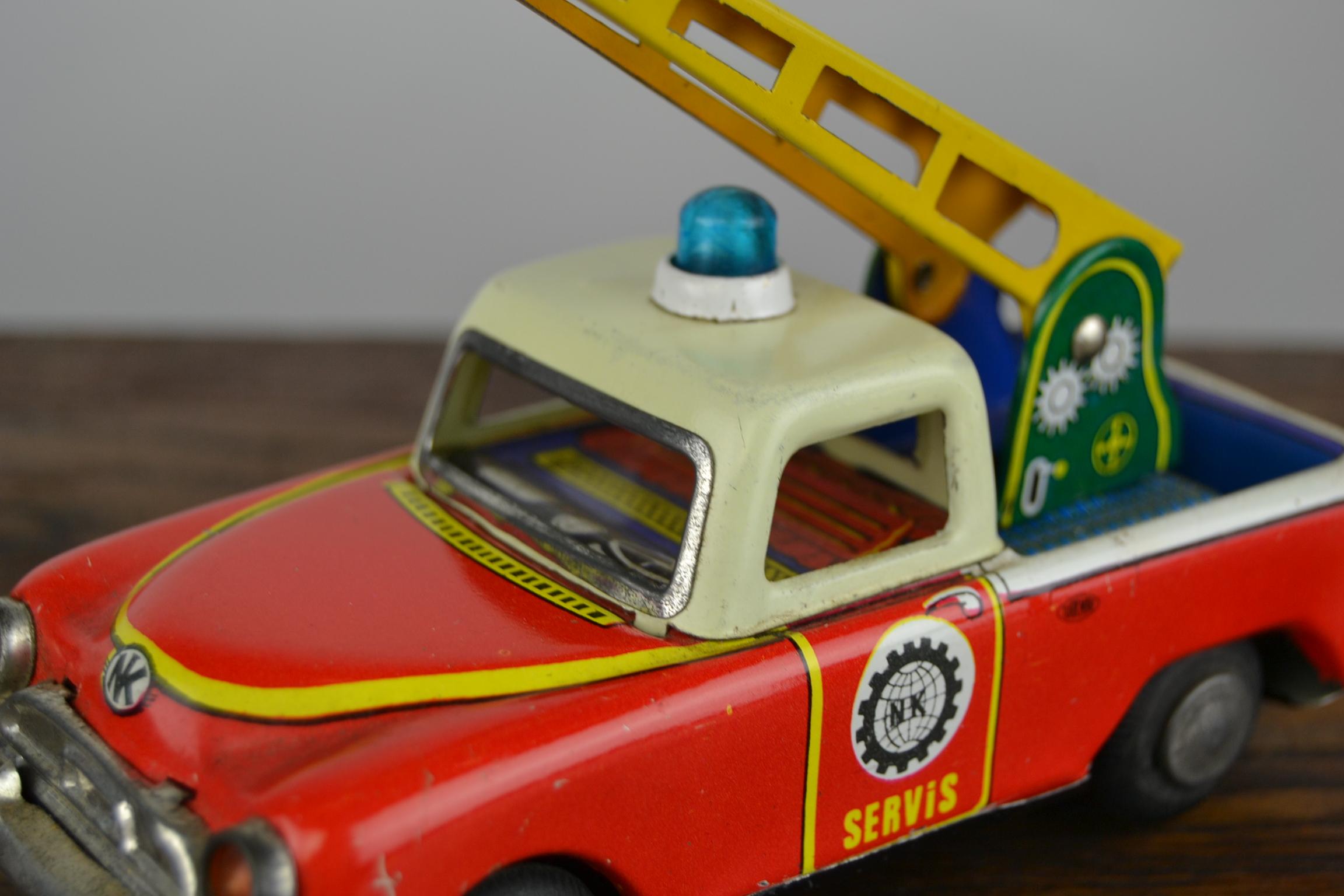 1960s Tin Toy Servis Pick Up truck with ladder by Nekur,  Ne-Kur , Türkei  (Moderne der Mitte des Jahrhunderts) im Angebot