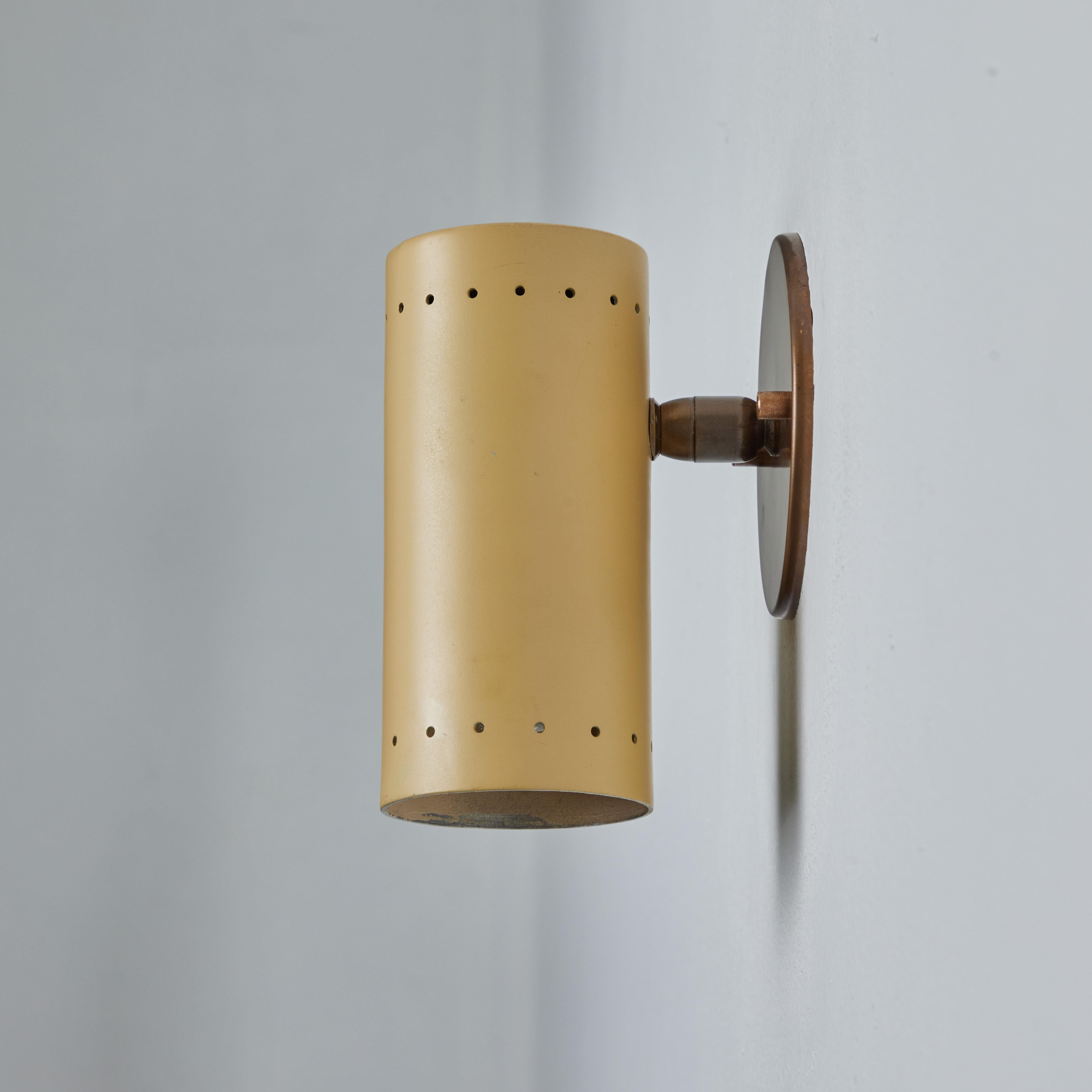 1960s Tito Agnoli Beige Metal and Brass Articulating Sconce for O-Luce 5