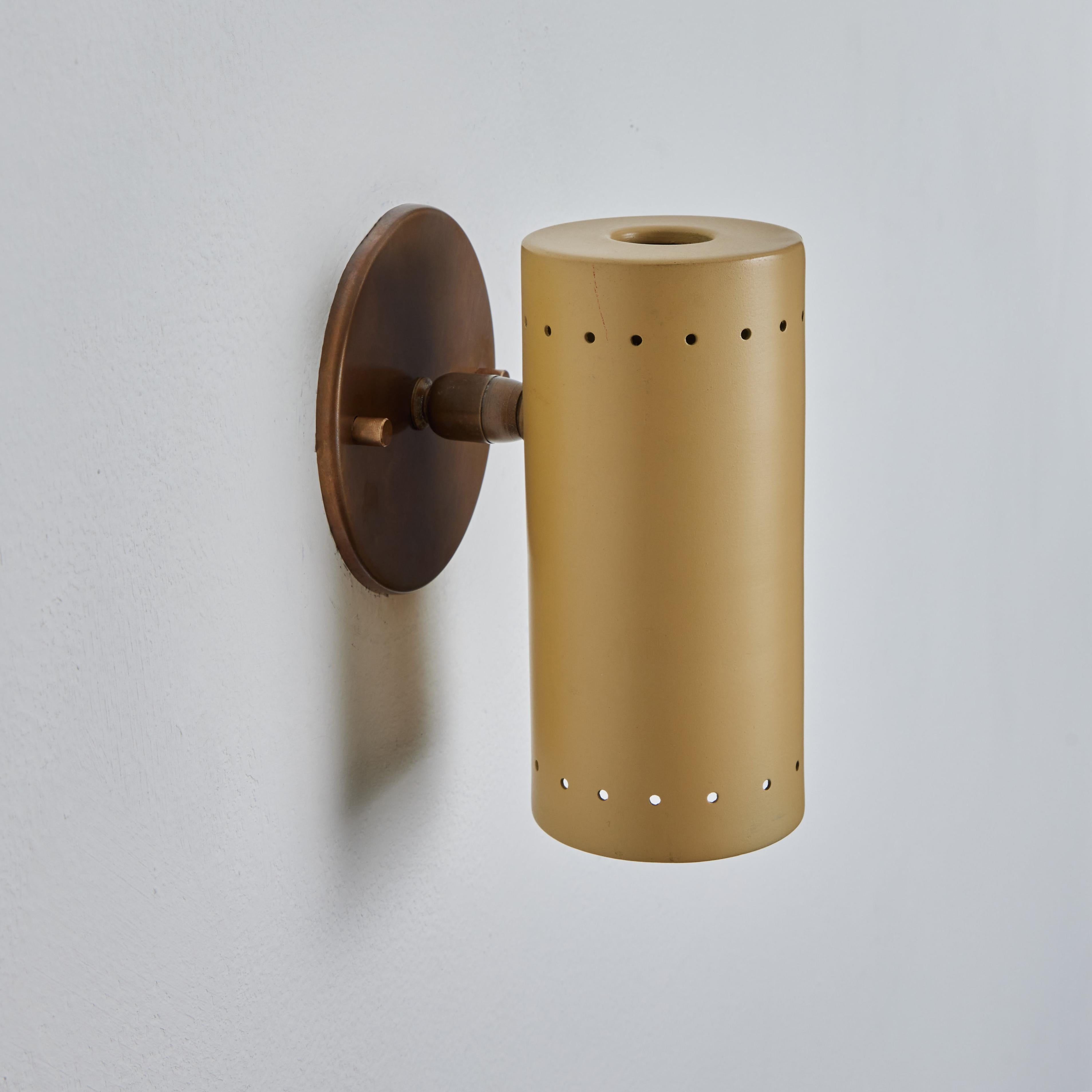 1960s Tito Agnoli Beige Metal and Brass Articulating Sconce for O-Luce 7
