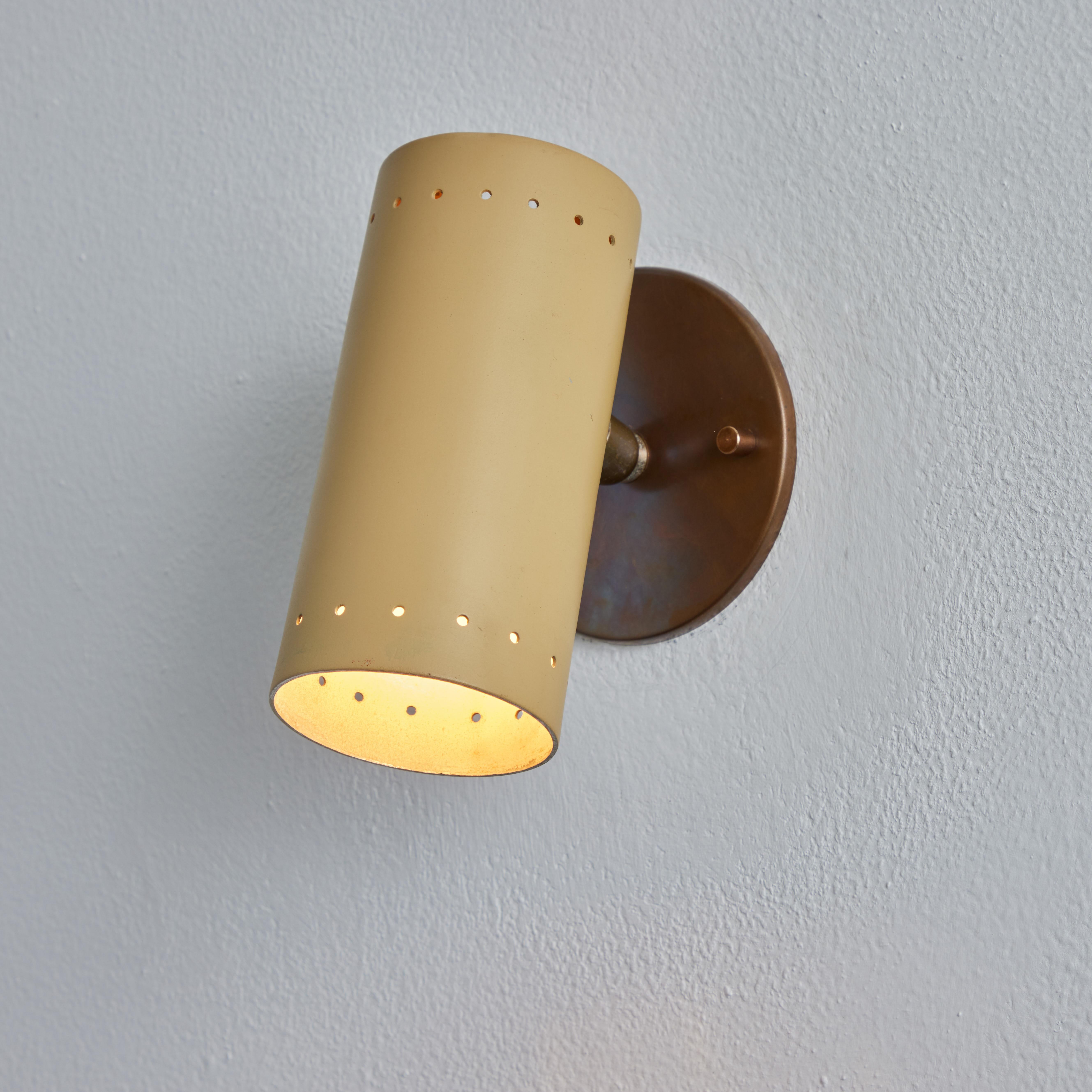Painted 1960s Tito Agnoli Beige Metal and Brass Articulating Sconce for O-Luce