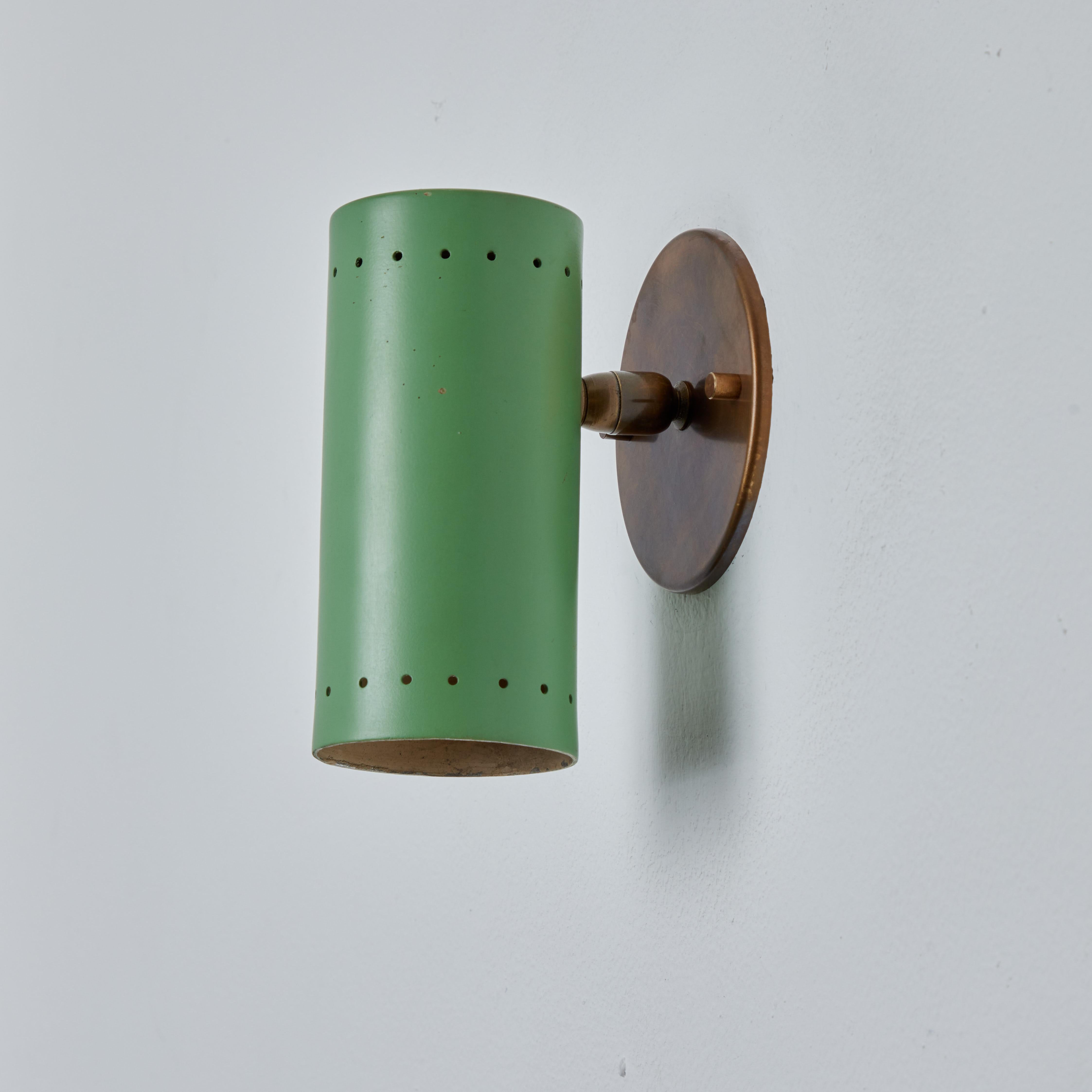 Tito Agnoli, Wandleuchter aus grünem Metall und Messing mit Gelenk, für O-Luce, 1960er Jahre 2
