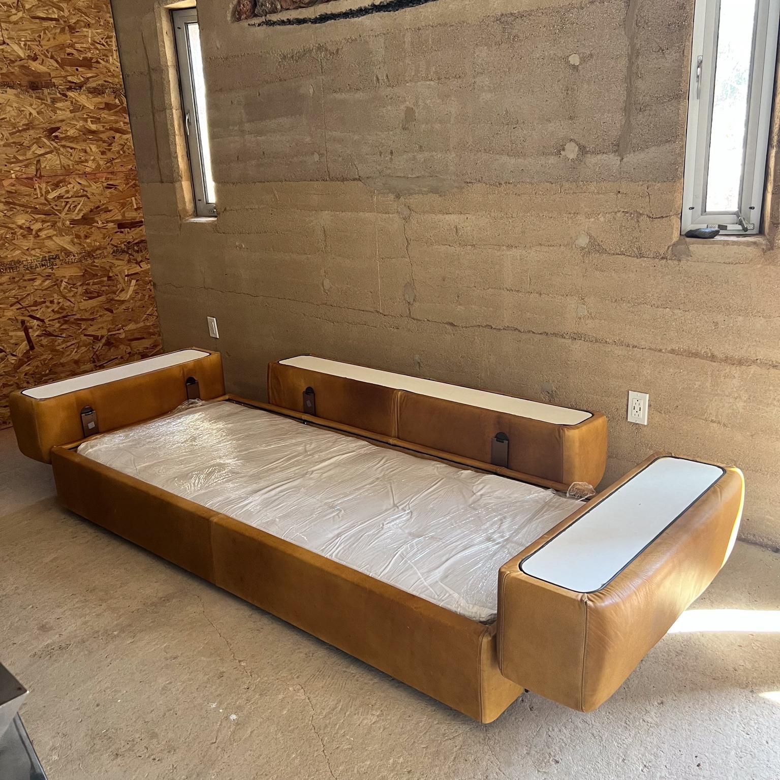 Tito Agnoli für Cinova  Leder-Tagesbett Sofa 711 – Italien 1960er Jahre im Angebot 3