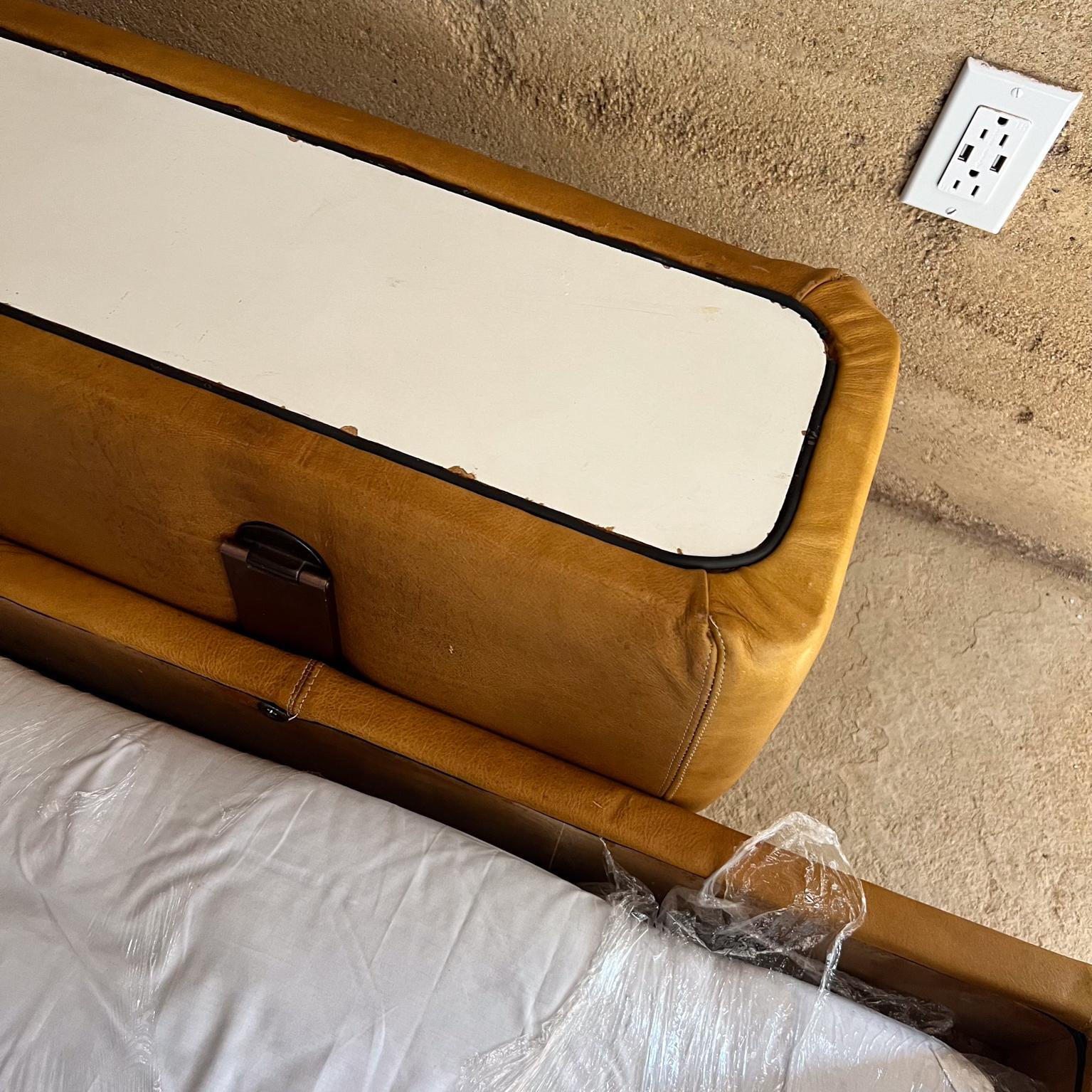 Tito Agnoli für Cinova  Leder-Tagesbett Sofa 711 – Italien 1960er Jahre im Angebot 5
