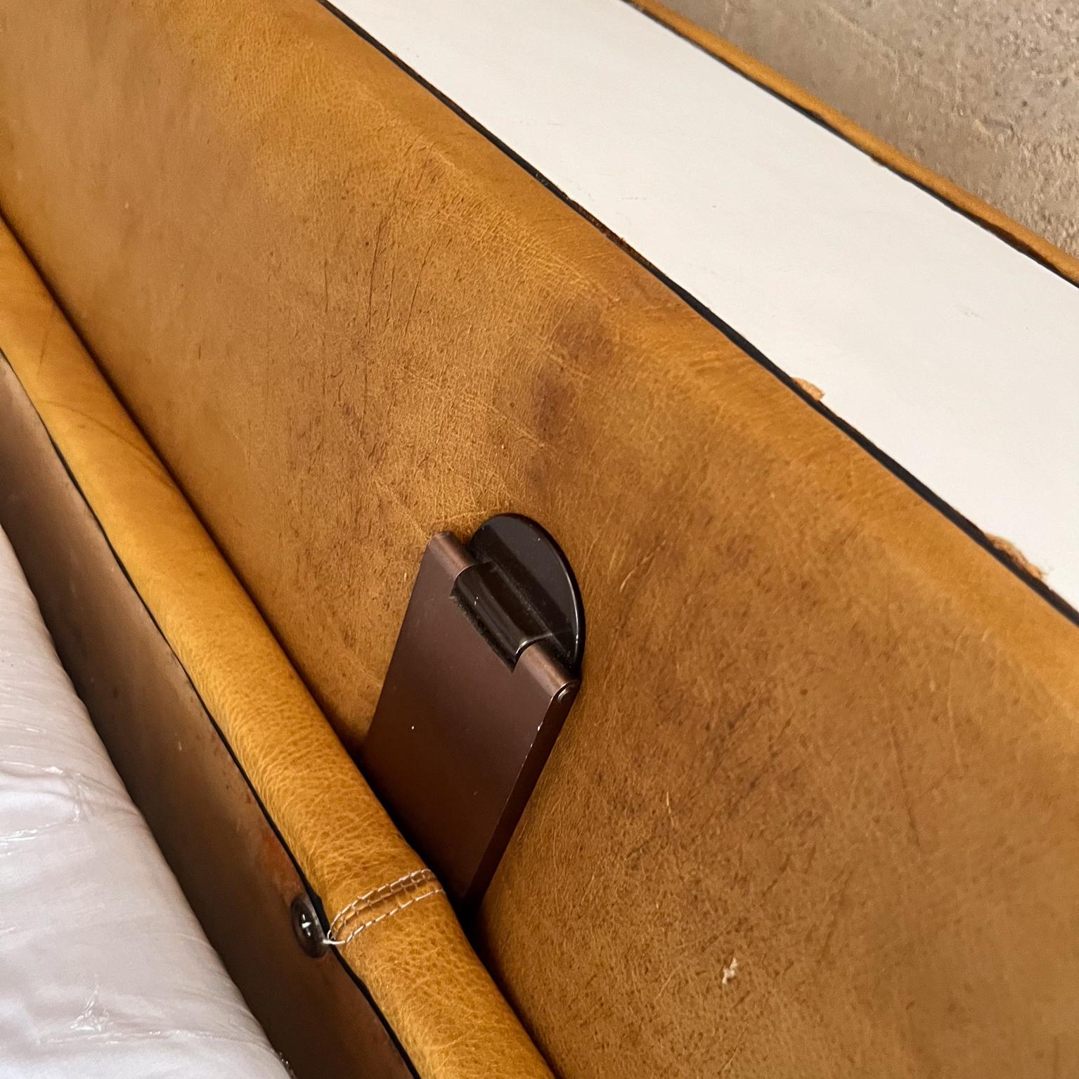 Tito Agnoli für Cinova  Leder-Tagesbett Sofa 711 – Italien 1960er Jahre im Angebot 7