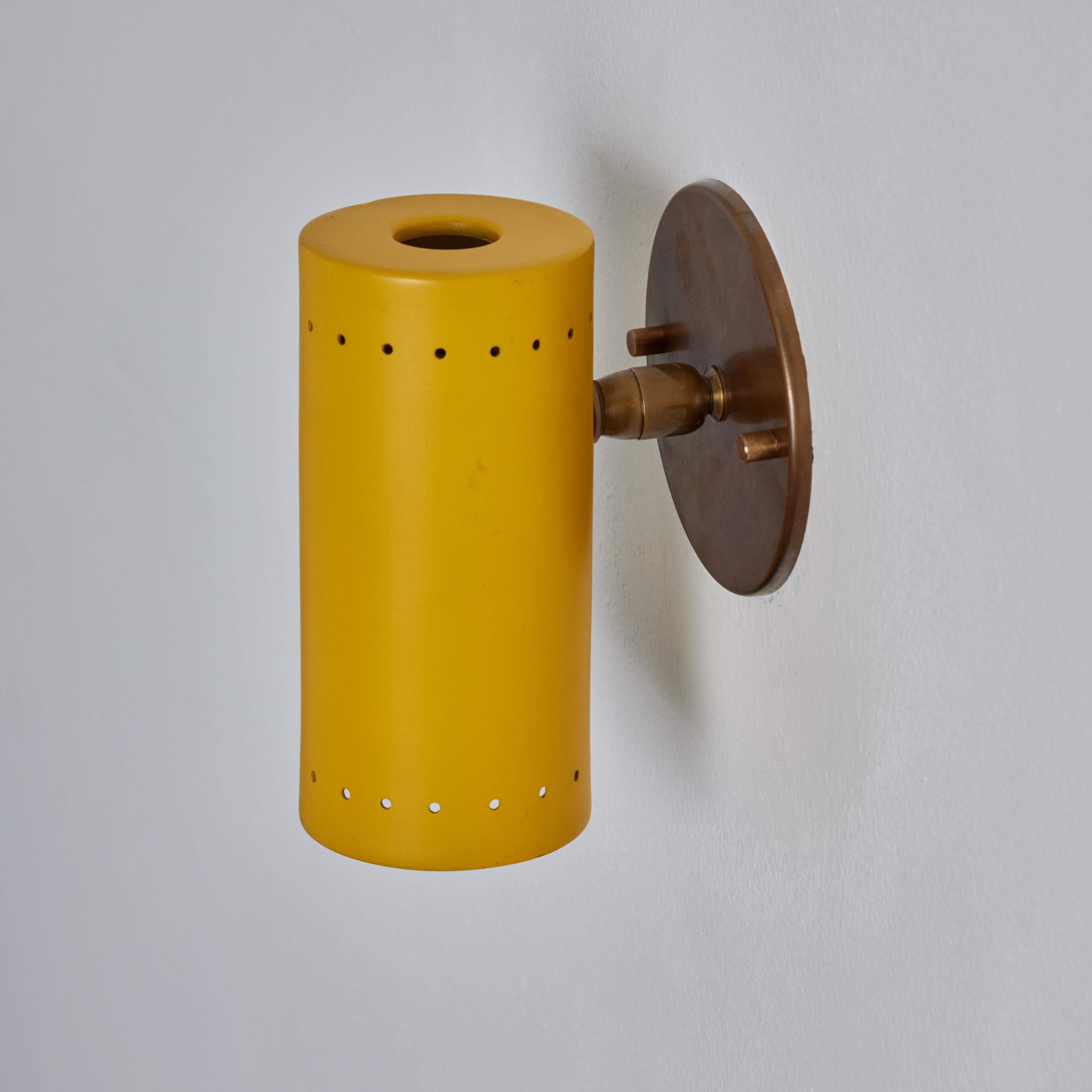 Gelber Tito Agnoli-Wandleuchter aus Metall und Messing mit Gelenk für O-Luce, 1960er Jahre 10