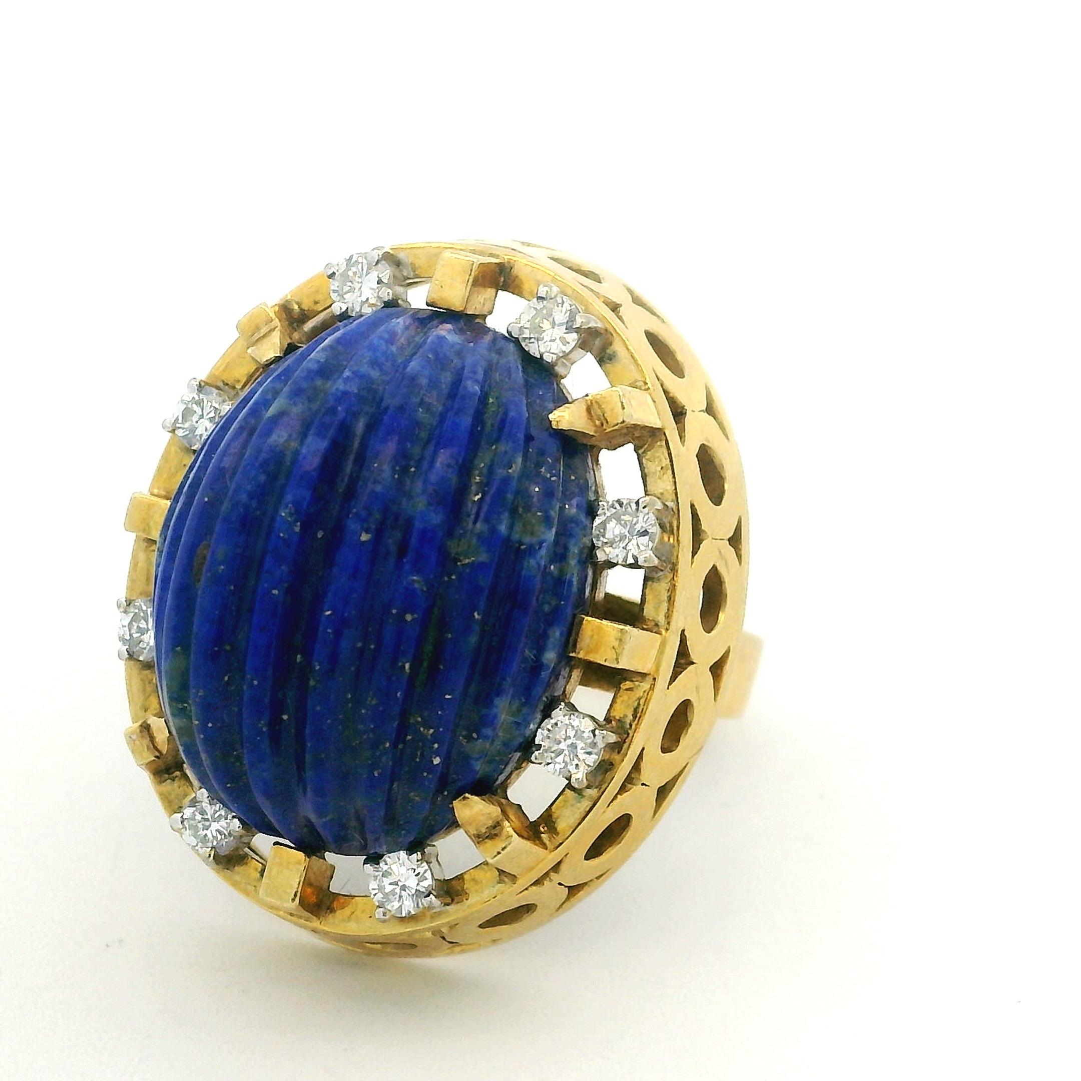 1960er Toliro Geriffelter Lapislazuli und Diamant 18K Gold Kuppel Cocktail Ring im Angebot 5