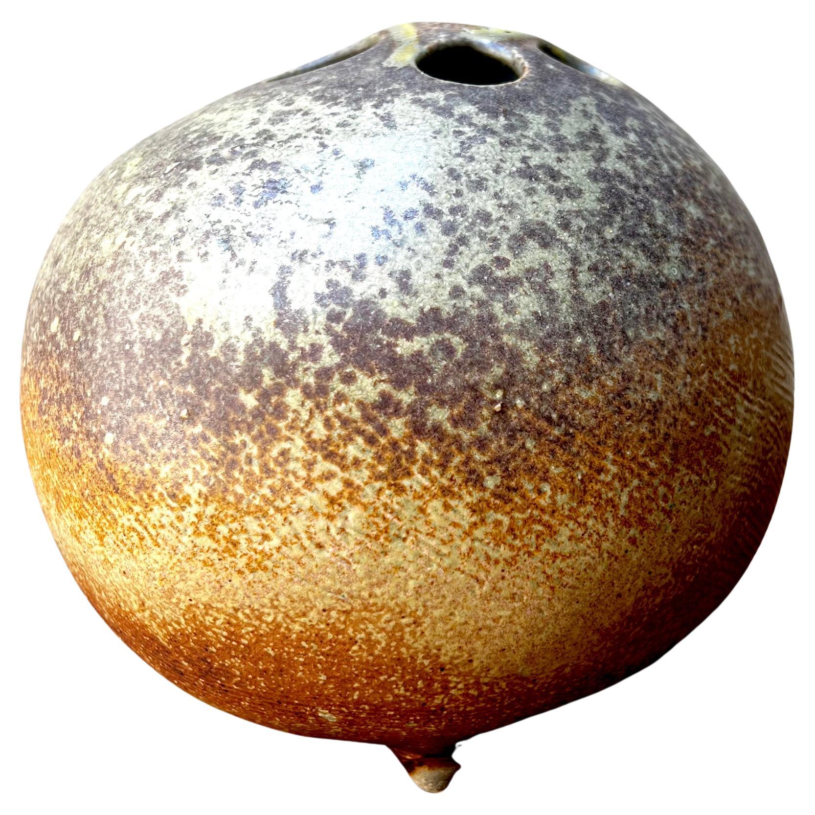 Tom McMillan Jarrón triple con pie de roca hecho a mano de California Studio Pottery Moderno de mediados de siglo en venta