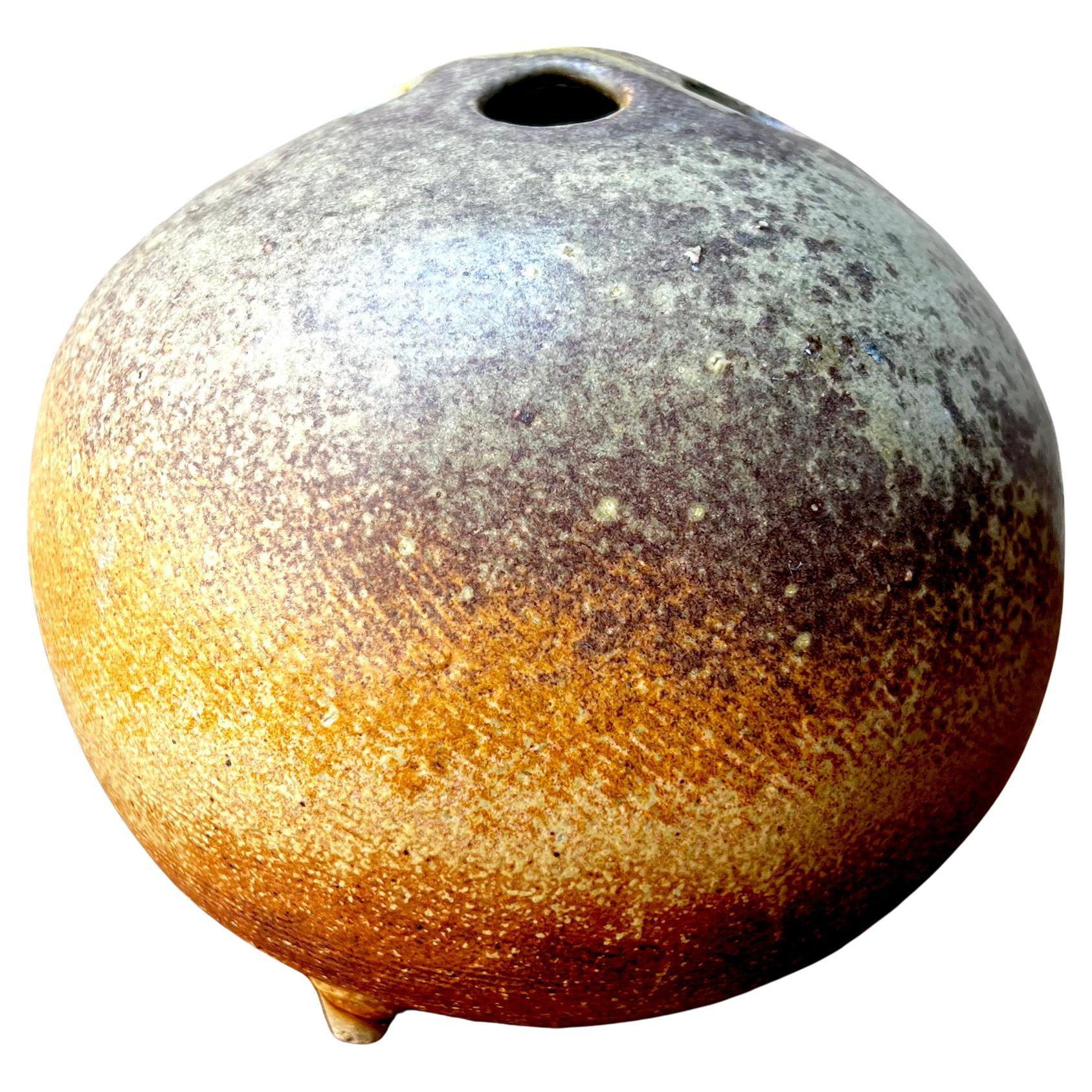 Tom McMillan Jarrón triple con pie de roca hecho a mano de California Studio Pottery Estadounidense en venta