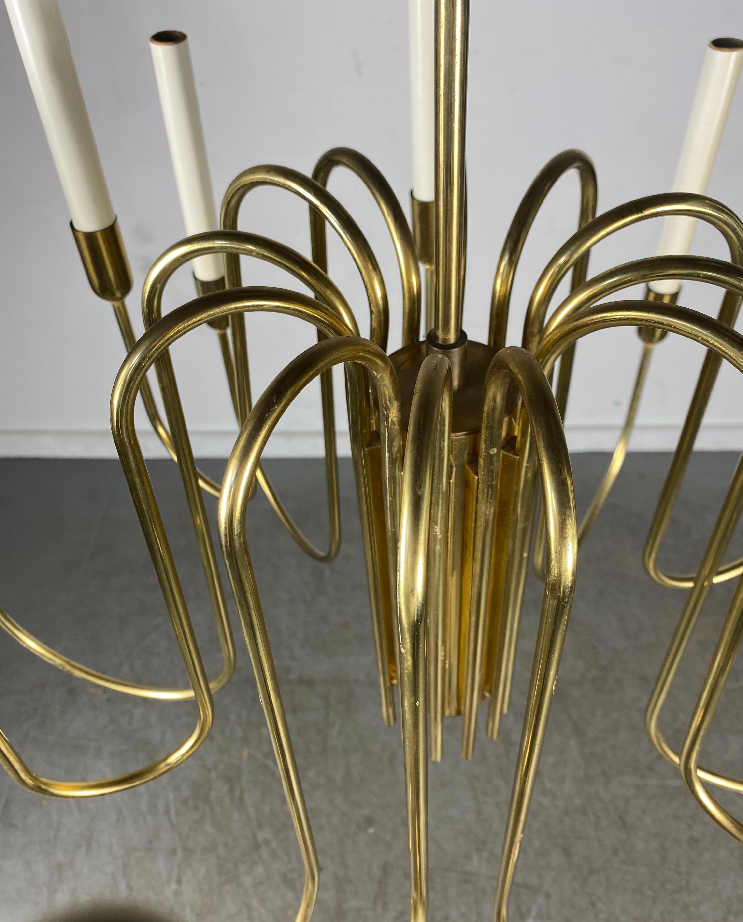1960s Tommi Parzinger Style Brass Chandelier by Lightolier, , Classic Modernist In Good Condition For Sale In Buffalo, NY