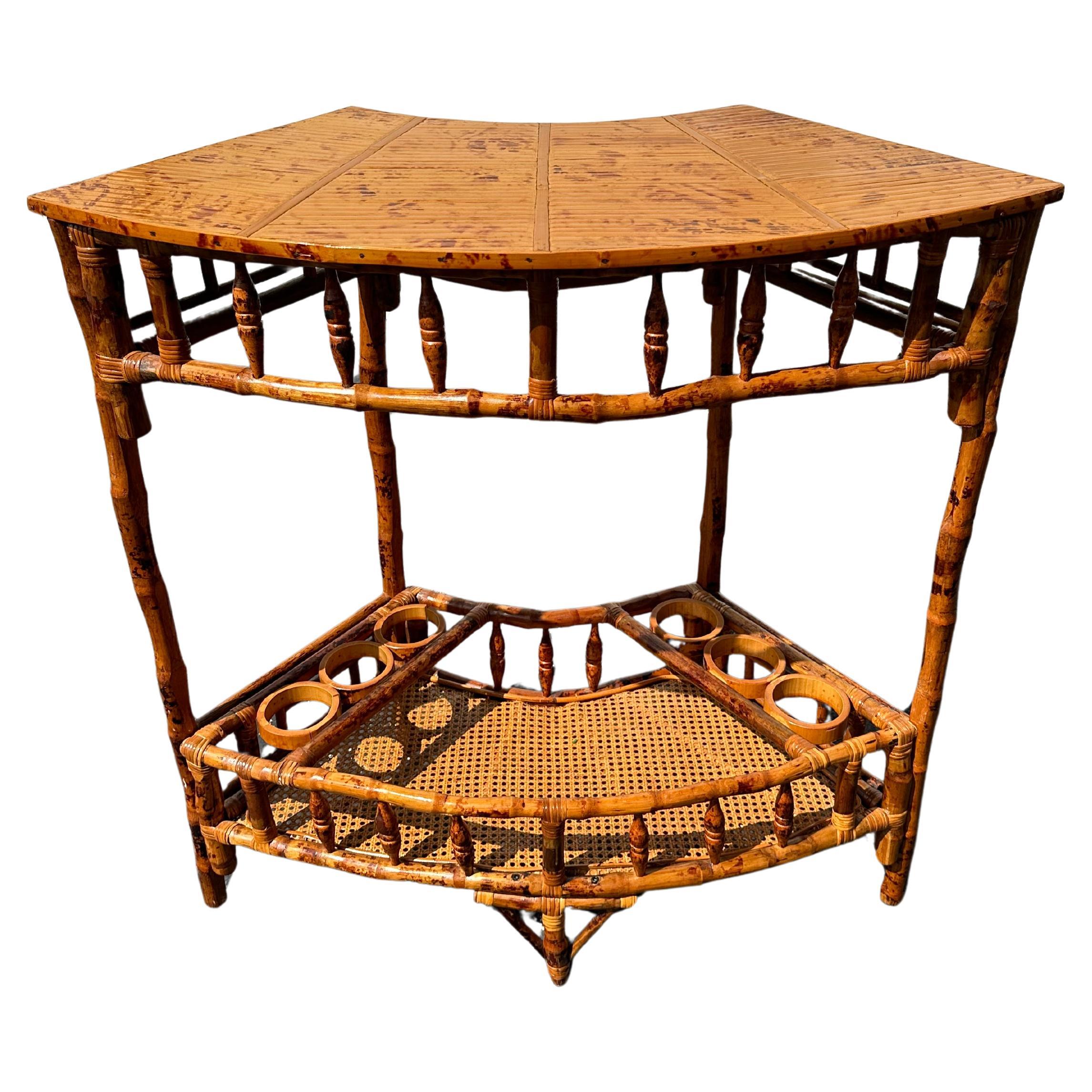 Table de bar anglaise arquée en rotin et rotin torsadé incurvé des années 1960