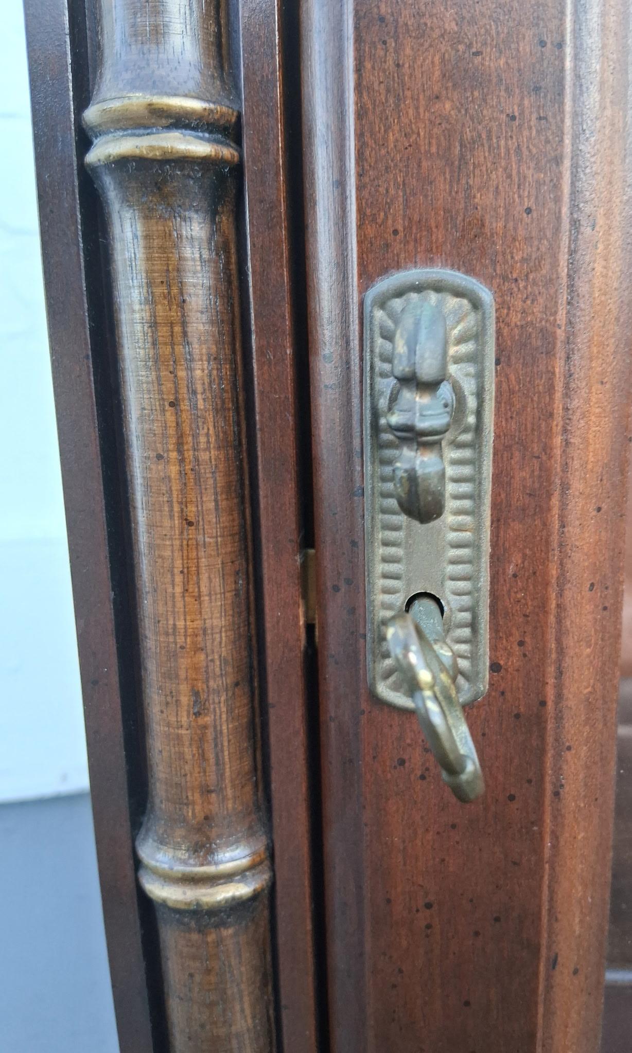 1960er Jahre Traditionelle Campaigner geschnitzt Nussbaum 