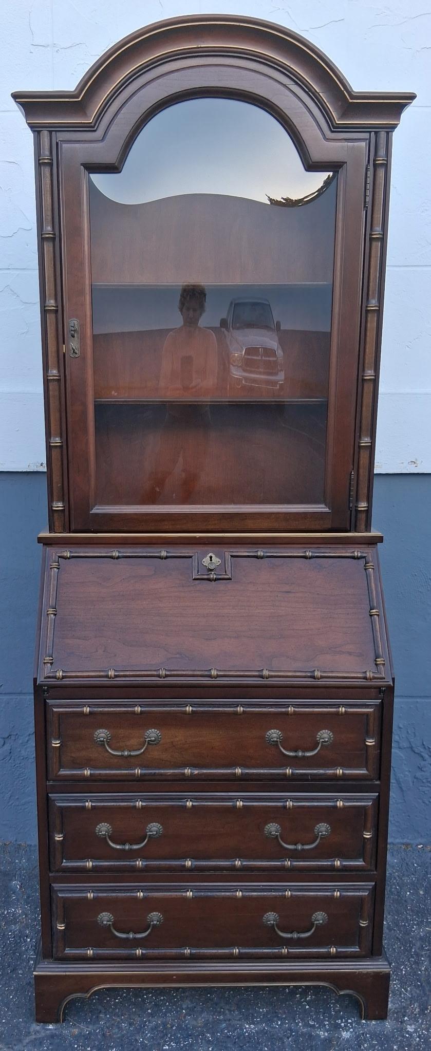 1960er Jahre Traditionelle Campaigner geschnitzt Nussbaum 