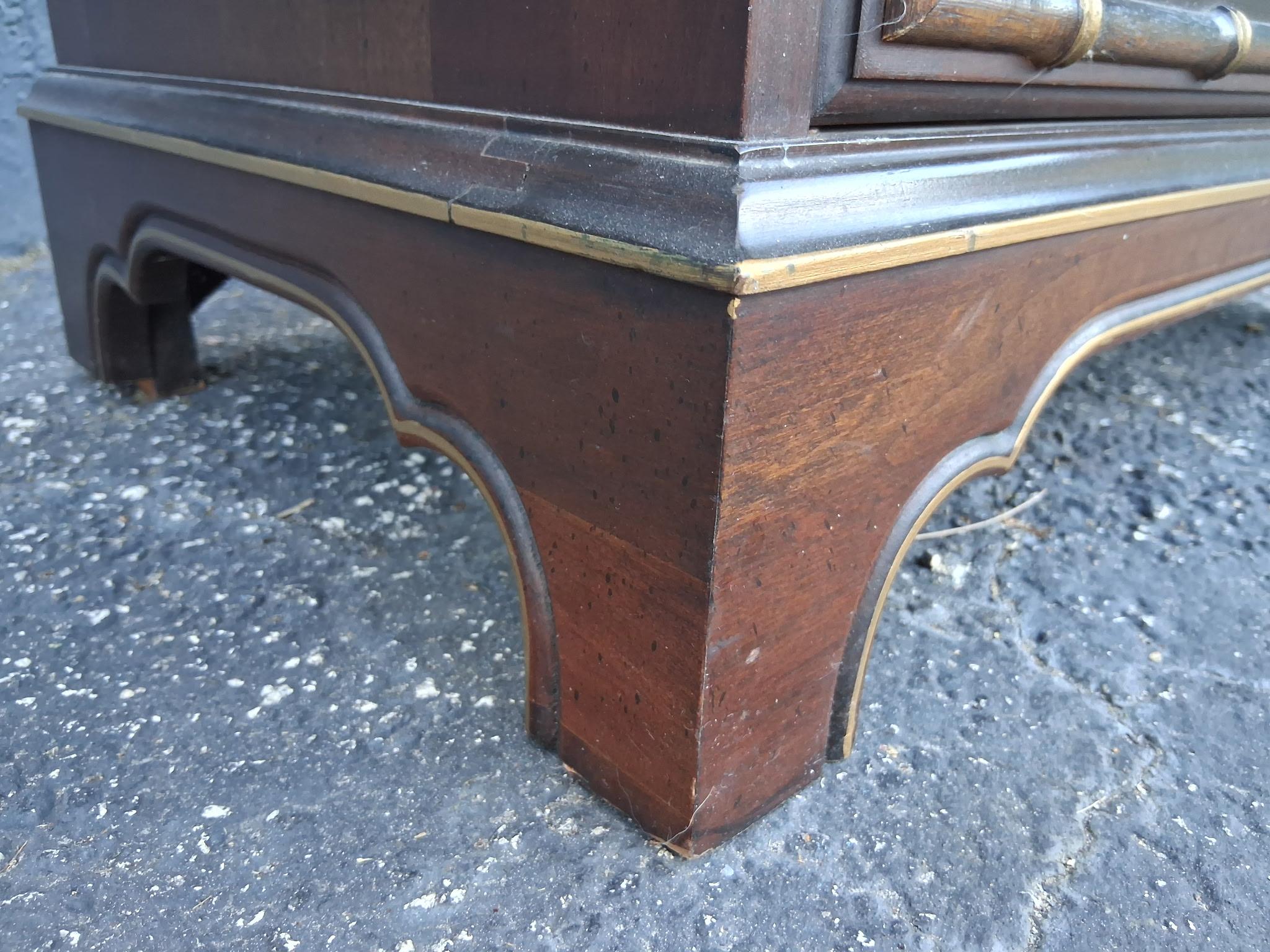 1960er Jahre Traditionelle Campaigner geschnitzt Nussbaum 