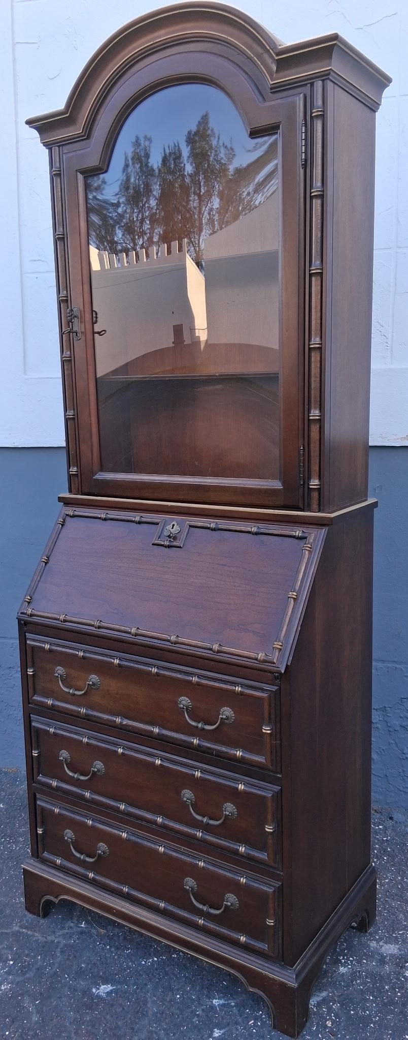 1960er Jahre Traditionelle Campaigner geschnitzt Nussbaum 