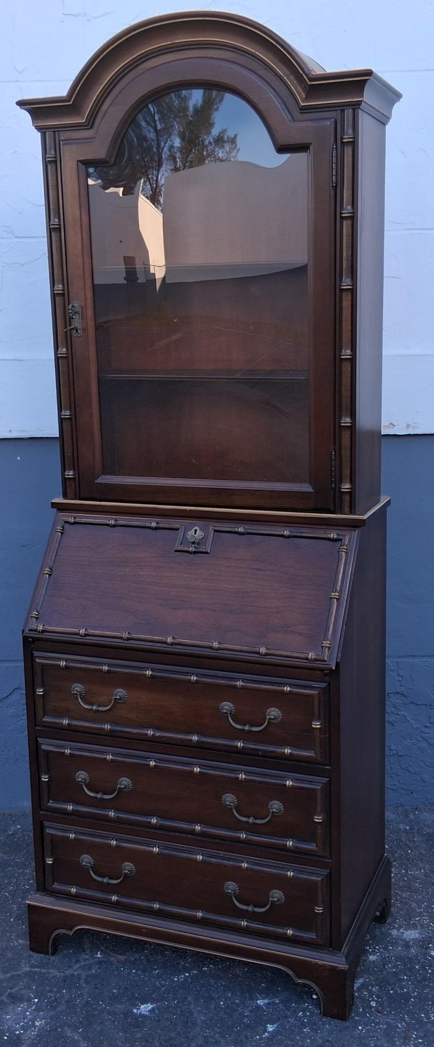 1960er Jahre Traditionelle Campaigner geschnitzt Nussbaum 