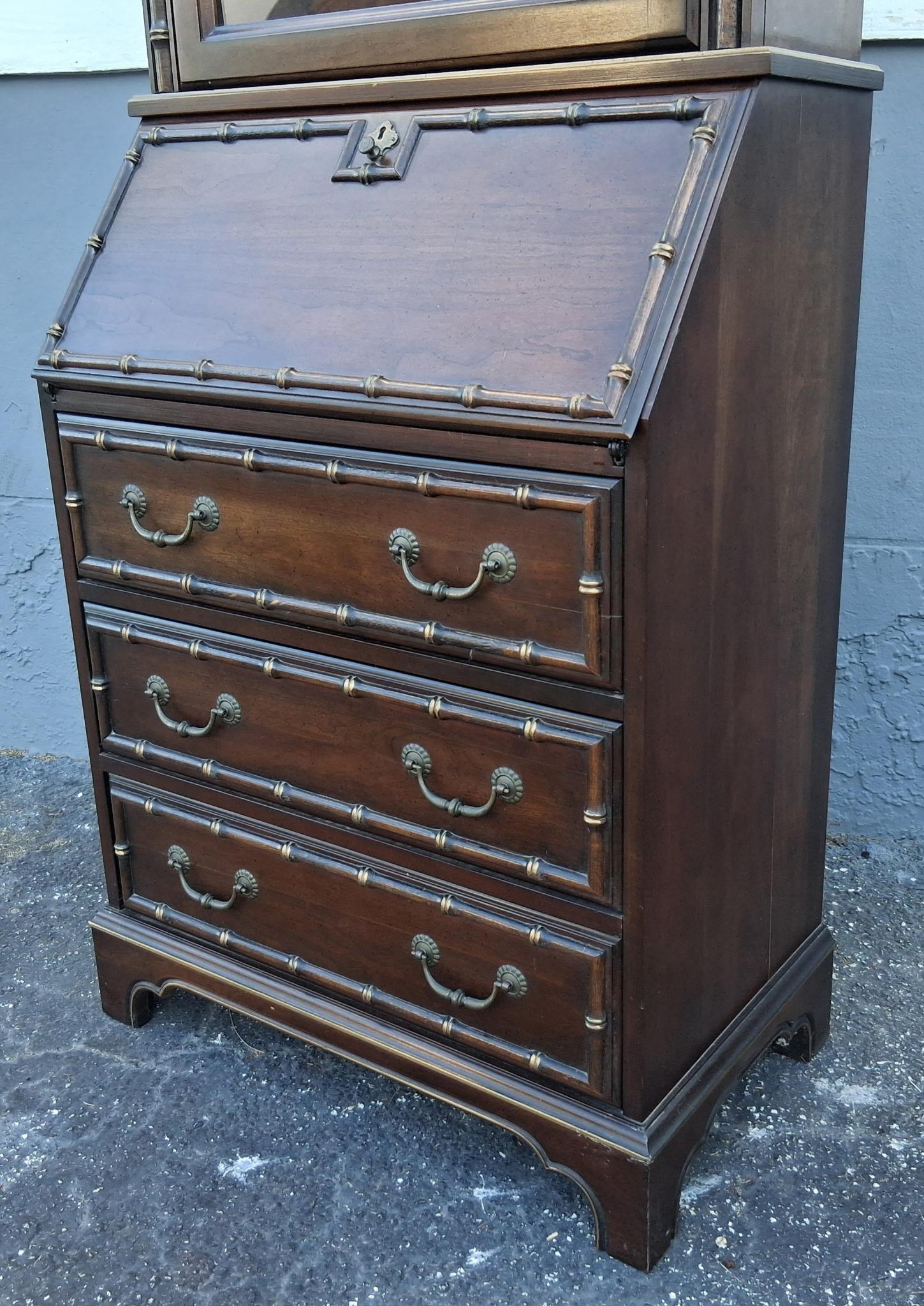 1960er Jahre Traditionelle Campaigner geschnitzt Nussbaum 