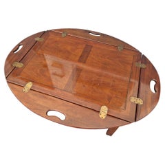 1960s Traditional Removable Tray Top Coffee/ Cocktail Table by Baker Furniture