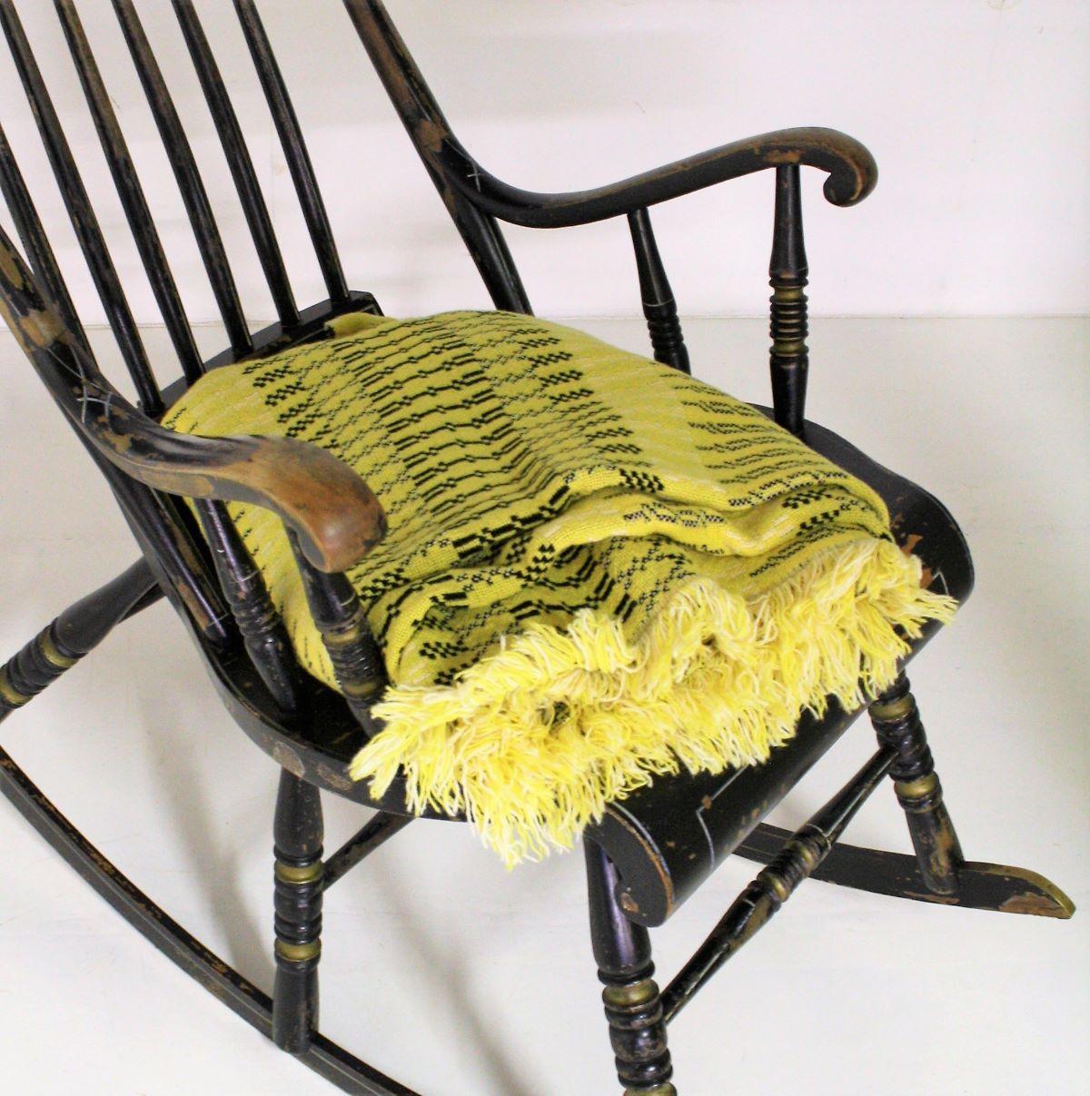 Gallois 1960s Traditionnel Welsh Wool Tapestry Blanket Yellow & Black Bed Throw en vente