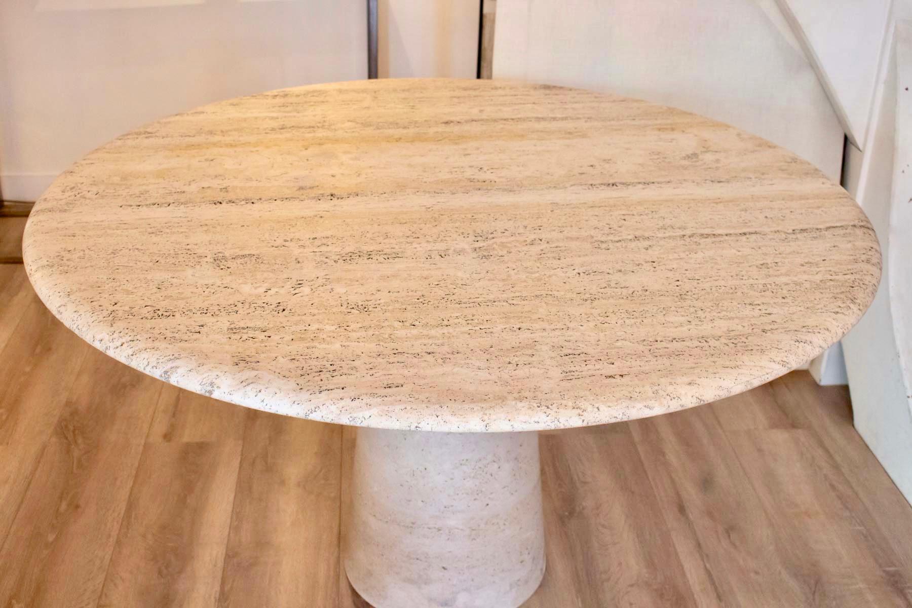 1960s Travertine Round Dining Table, Edited by Roche Bobois, France In Good Condition In Saint-Ouen, FR