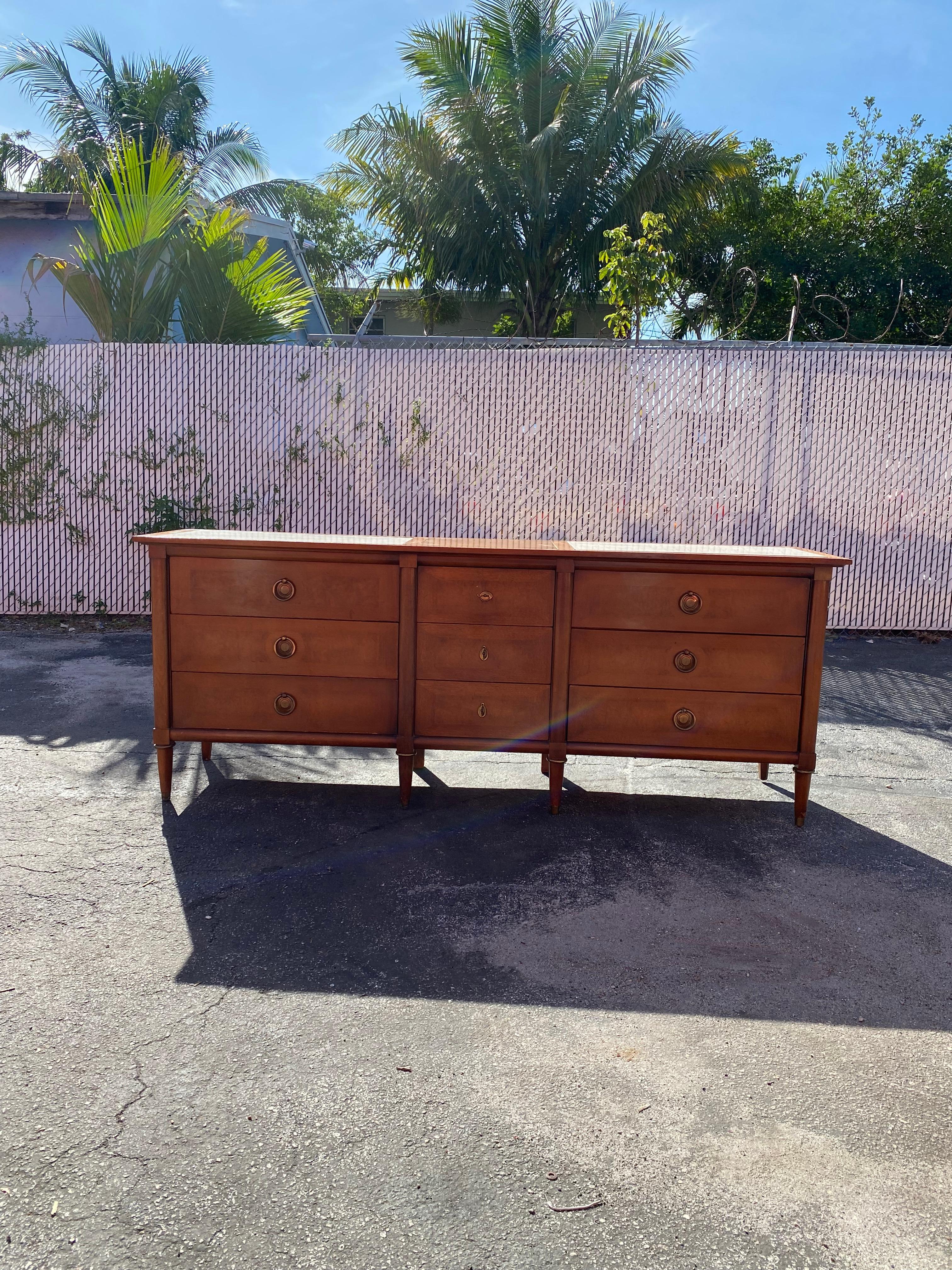 On offer on this occasion is one of the most stunning, rare travertine sideboard you could hope to find. Outstanding design is exhibited throughout. The beautiful sideboard is statement piece which and packed with personality!! Just look at the