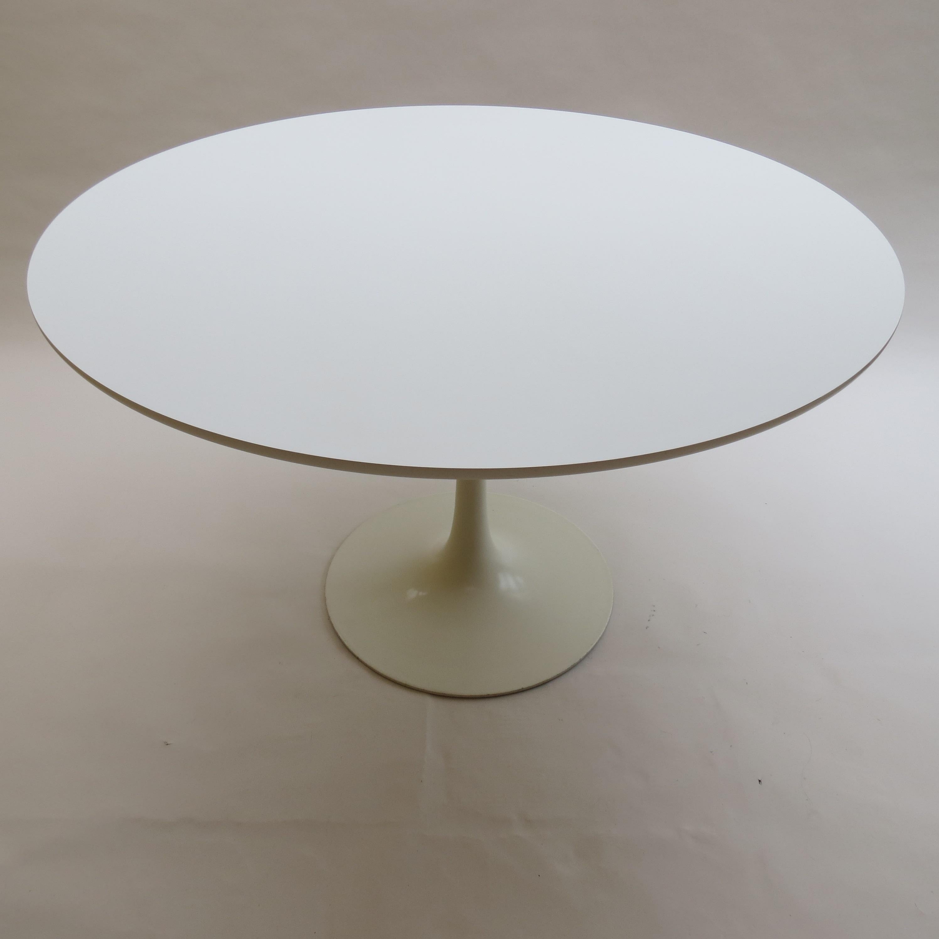1960s White Tulip Dining Table by Maurice Burke for Arkana UK

White Tulip dining table, manufactured by Arkana, Bath UK and designed by Maurice Burke in the 1960s.

Painted cast aluminium base and formica top.

Stamped Arkana to underside of
