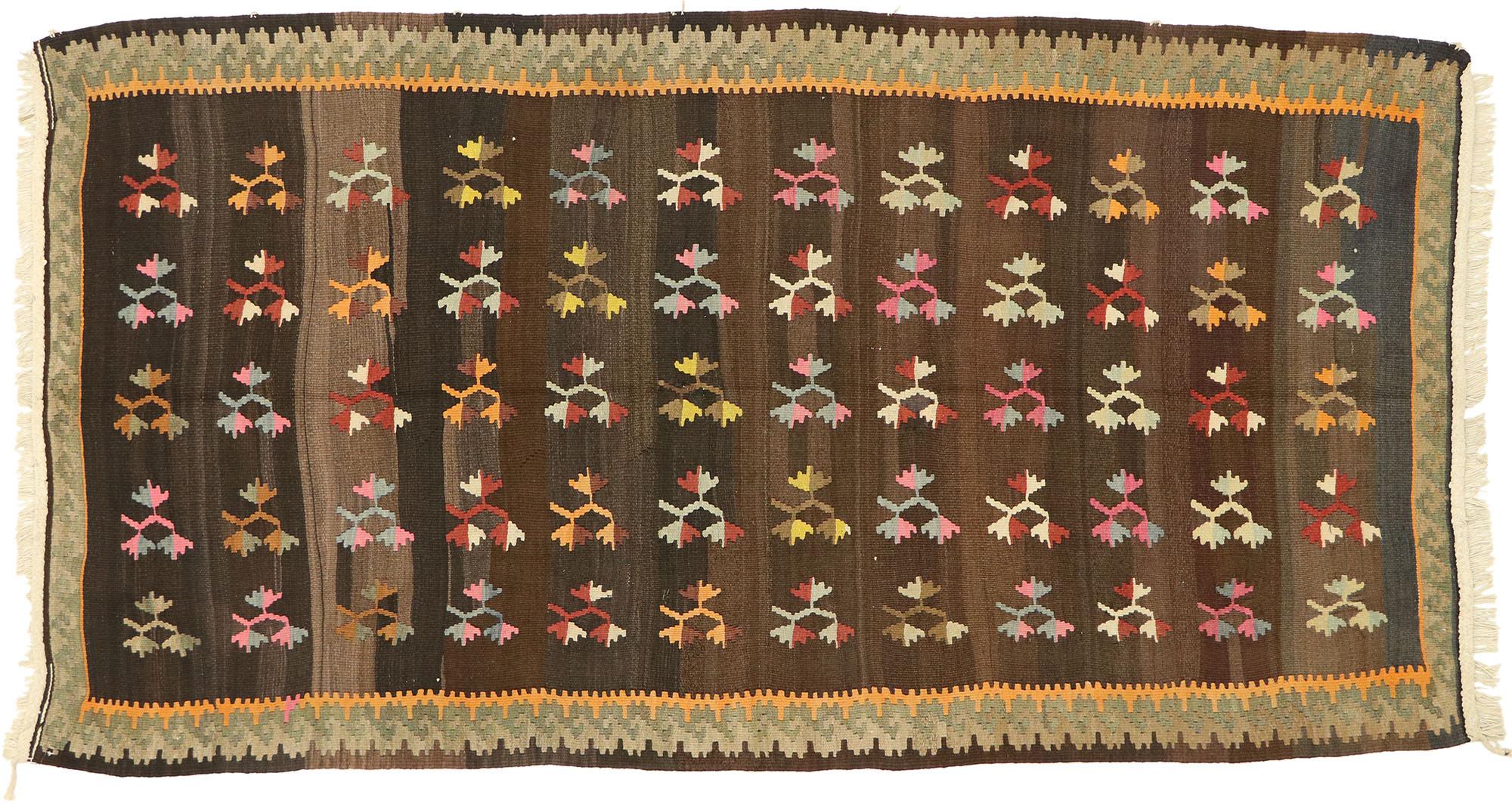 1960's Turkish Floral Kilim Rug with Modern Bohemian Style For Sale 2