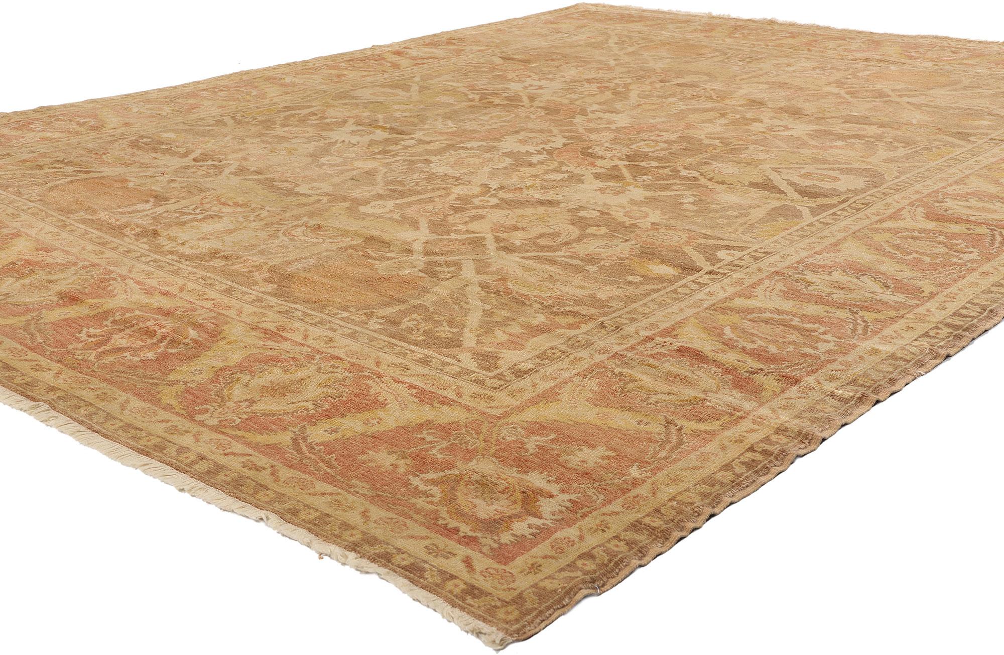 74064 Tappeto Oushak turco vintage, 08'11 x 11'09. Come un antico quadro baciato dal sole dell'Anatolia e ammorbidito da secoli di venti sussurranti, questo tappeto Oushak vintage in lana annodato a mano si dispiega come una reliquia dorata di
