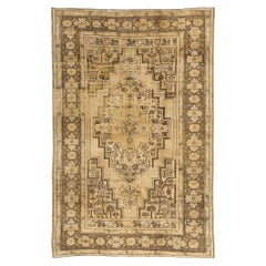 Tapis turc Oushak des années 1960, style traditionnel et tons terreux chauds