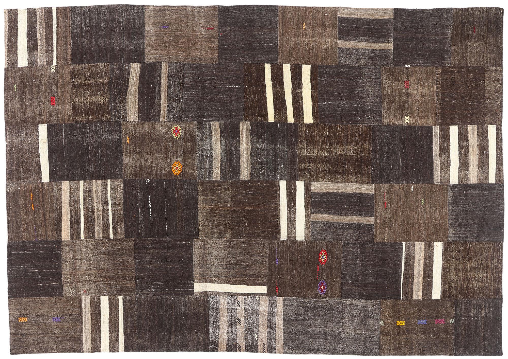 Türkischer Patchwork-Teppich im modernen Stil der 1960er Jahre im Angebot 3