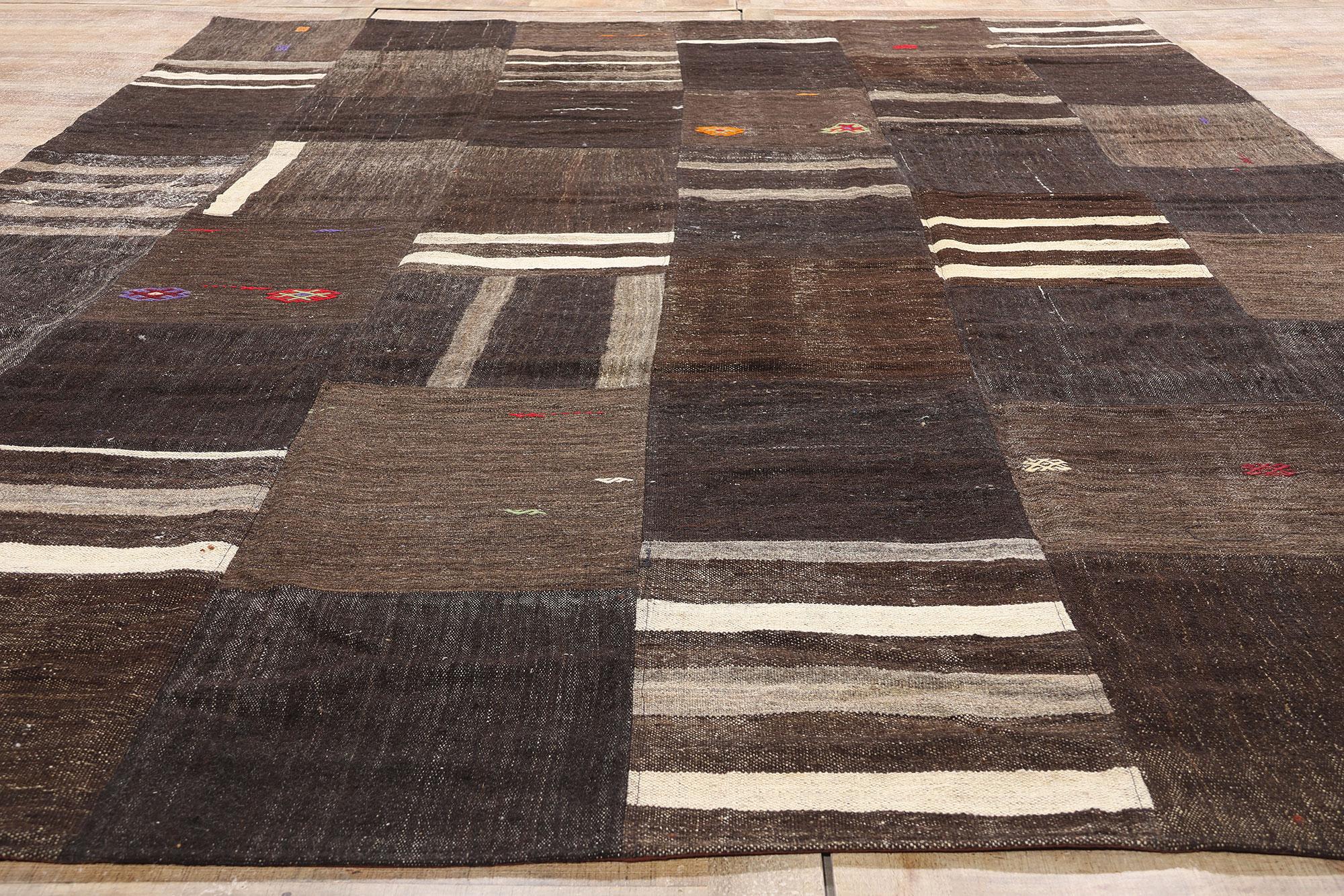 Türkischer Patchwork-Teppich im modernen Stil der 1960er Jahre im Angebot 1