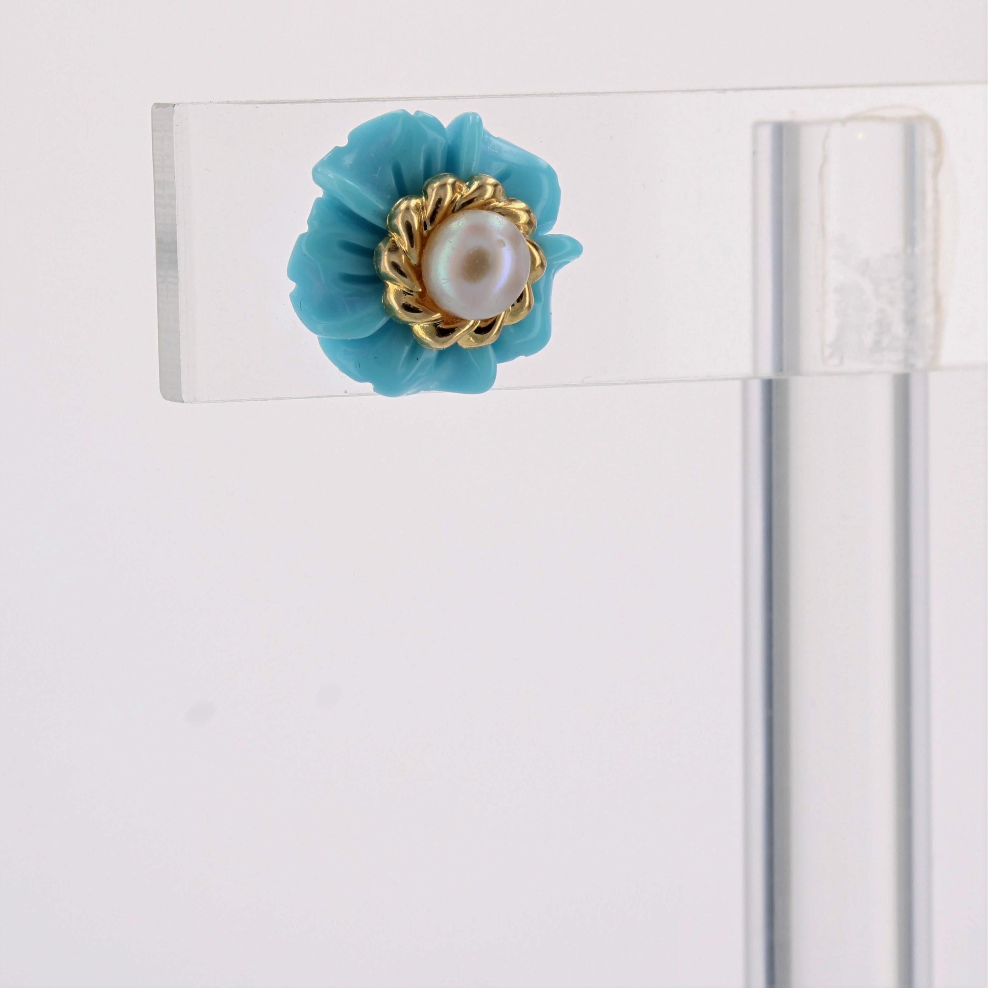 1960s Turquoise Cultured Pearl 18 Karat Yellow Gold Flower Stud Earrings For Sale 3