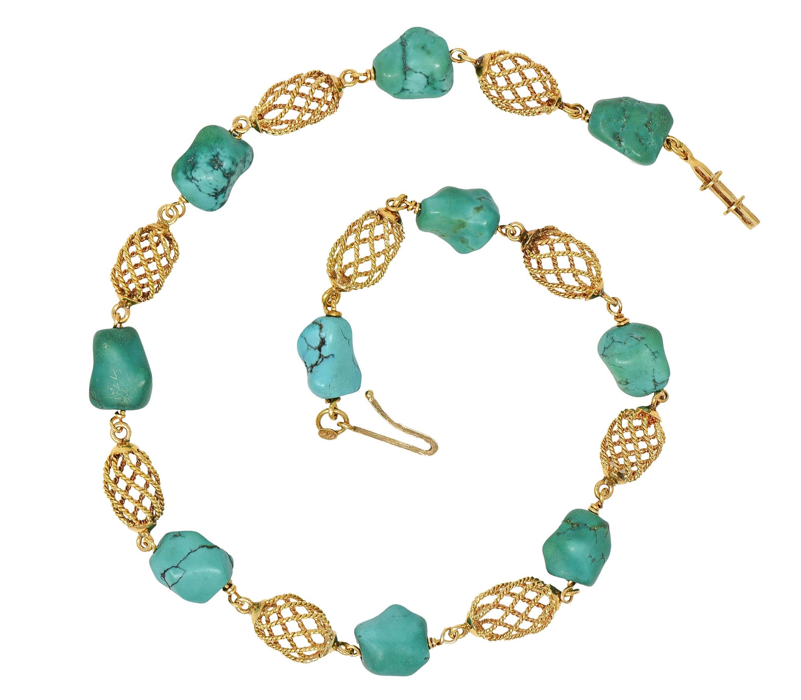 Taglio grezzo Collana a spirale in oro giallo 18 carati con pepita di turchese degli anni '60 in vendita