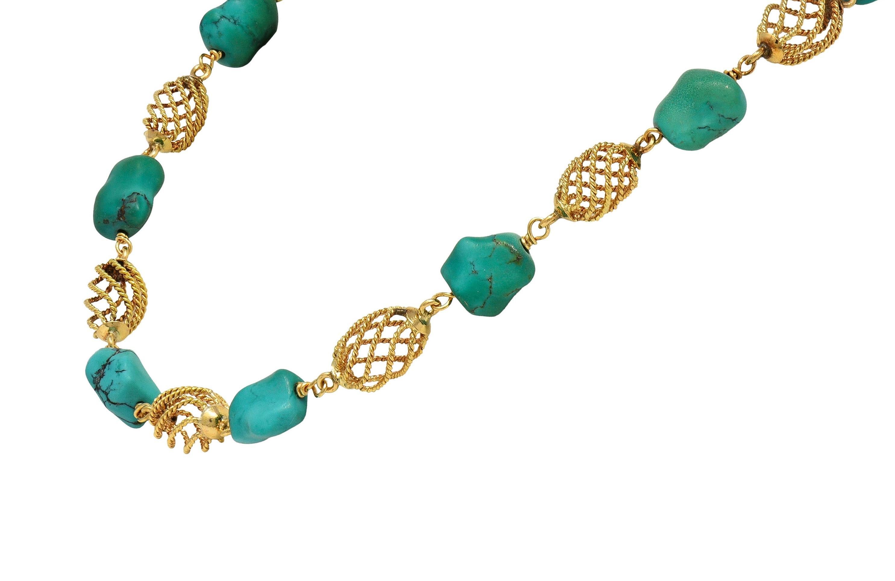 Collana a spirale in oro giallo 18 carati con pepita di turchese degli anni '60 In condizioni ottime in vendita a Philadelphia, PA