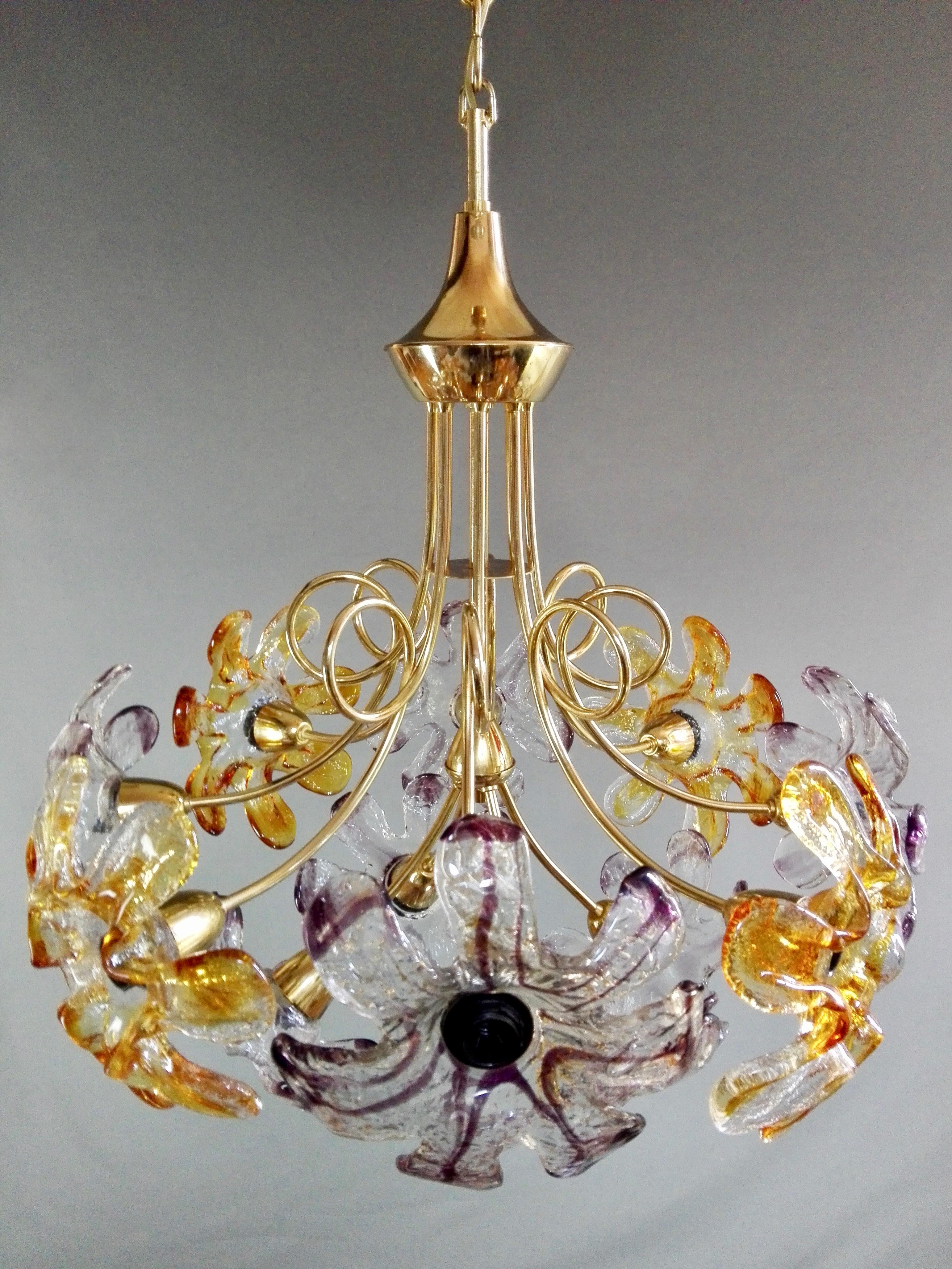 Mid-20th Century 1960s Mazzega Twelve-Light Chandelier with Flower-Shaped Murano Art Glass Shades For Sale