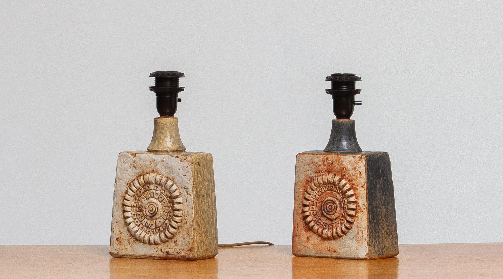 1960s, Two Brutalist Terracotta Pottery Table Lamps by Bernard Rooke, England In Good Condition In Silvolde, Gelderland