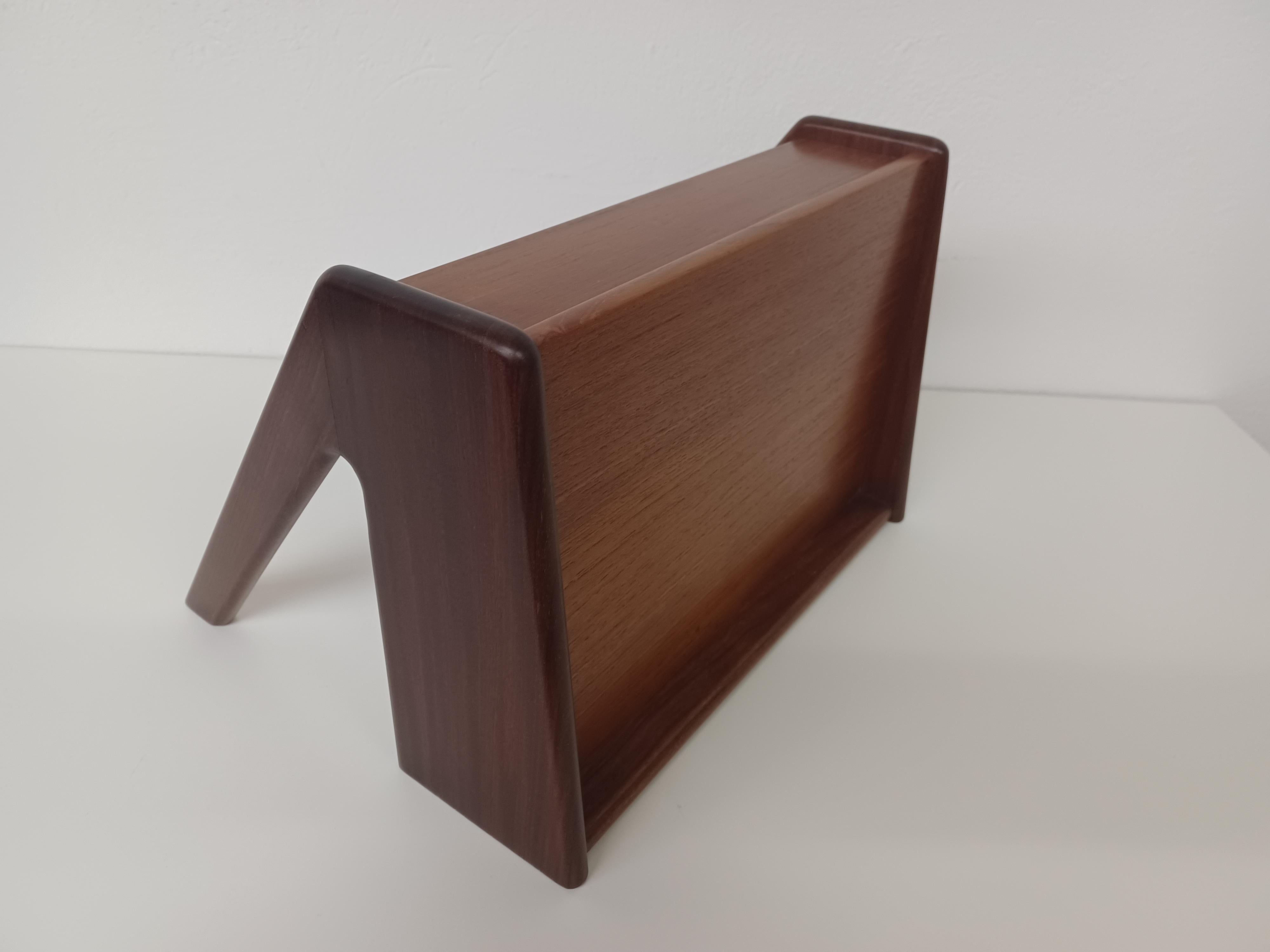 Zwei vollständig restaurierte dänische schwebende Sigfred Omann-Nachttische aus Teakholz, 1960er Jahre im Angebot 6