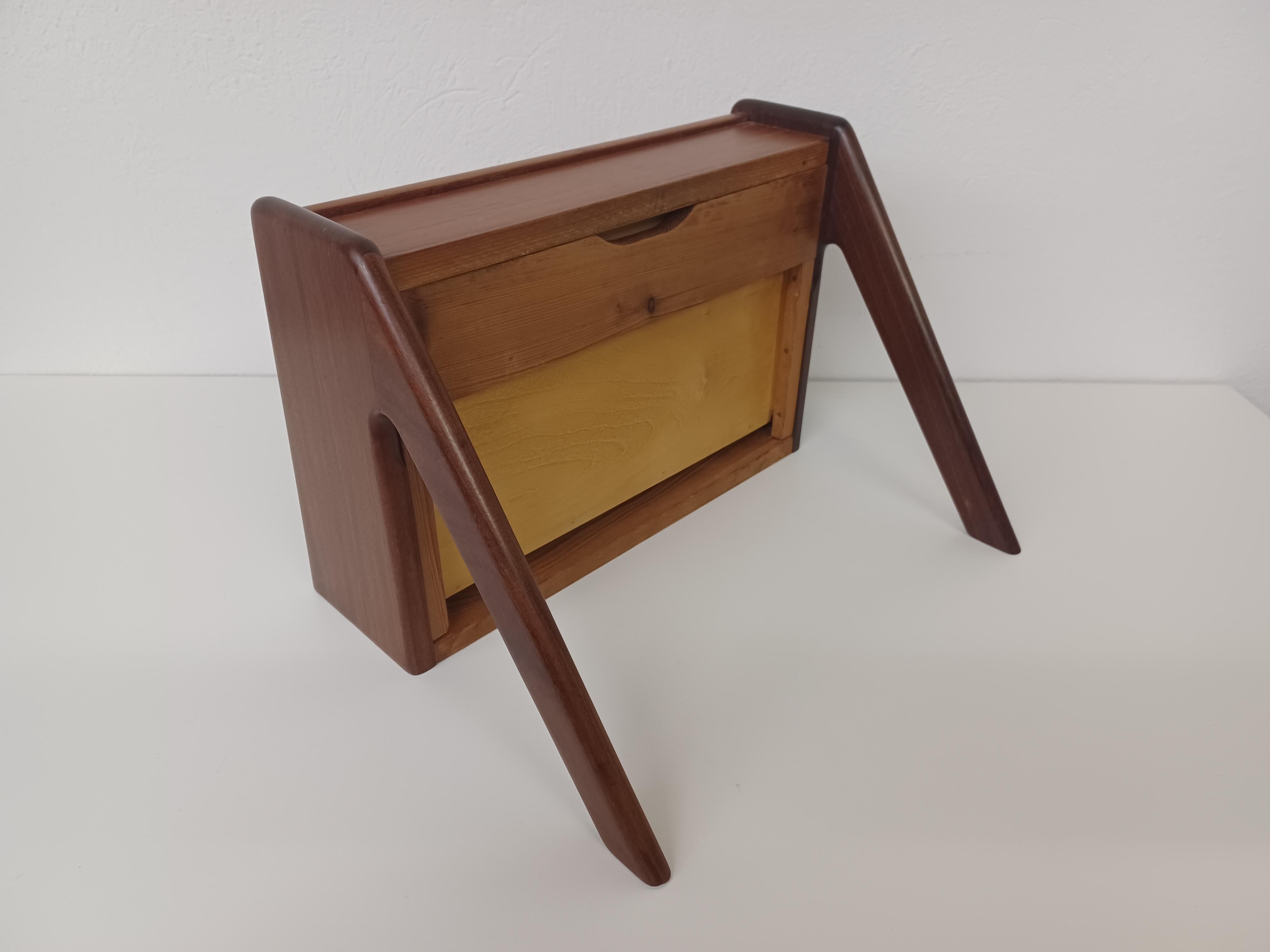 Zwei vollständig restaurierte dänische schwebende Sigfred Omann-Nachttische aus Teakholz, 1960er Jahre im Angebot 9