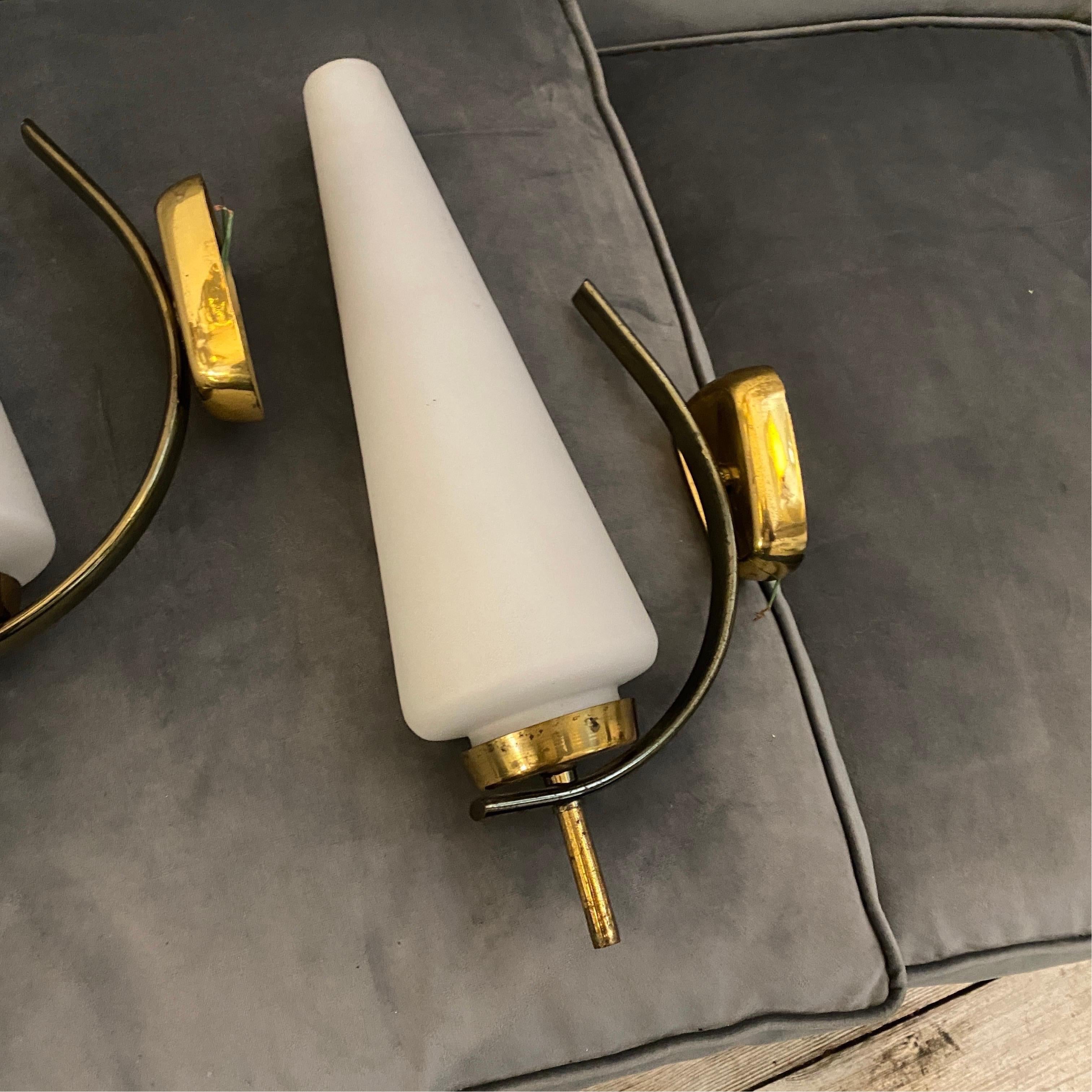 Brass 1960s Set of Two Stilnovo Style Mid-Century Modern Italian Wall Sconces For Sale
