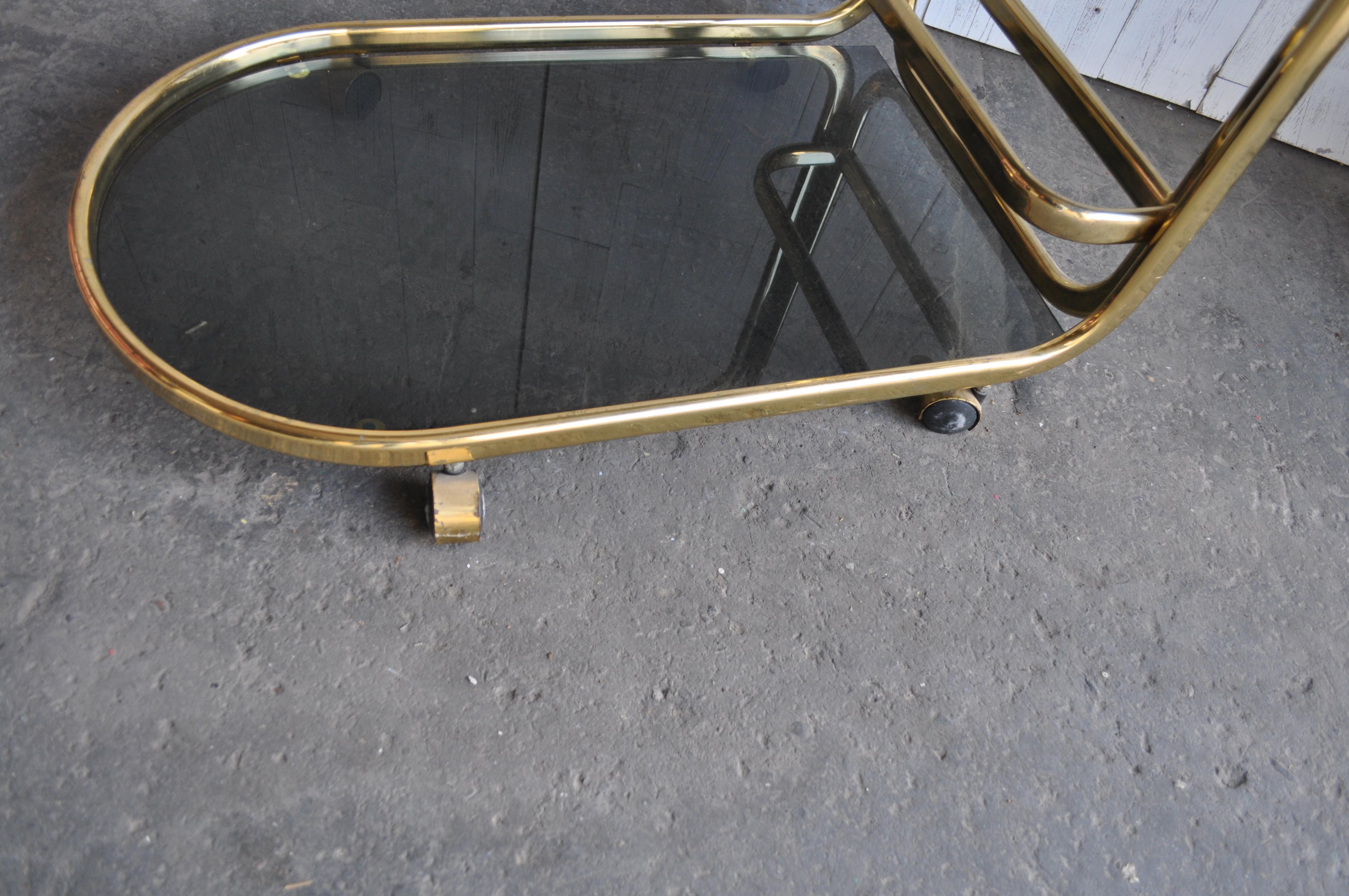1960s Two-Tier Brass French Bar Cart (Mitte des 20. Jahrhunderts) im Angebot